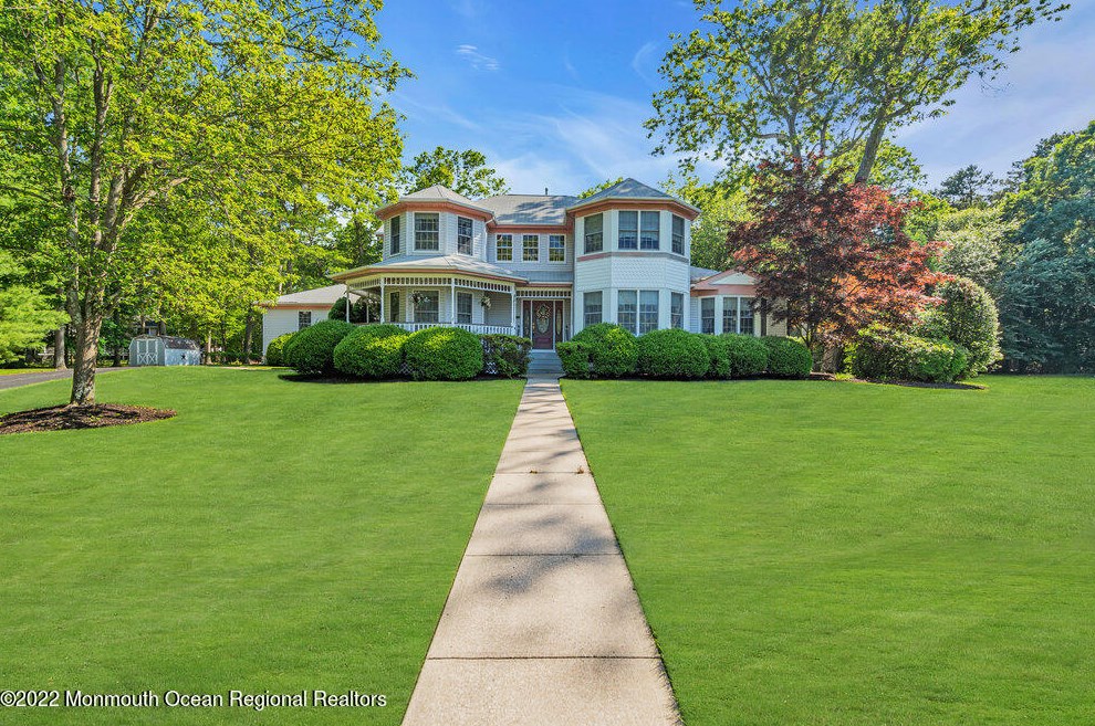 1982 Leonard Dr, Toms River NJ  08755-1501 exterior