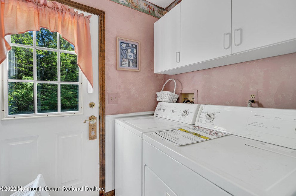 1982 Leonard Dr, Toms River NJ  08755-1501 exterior