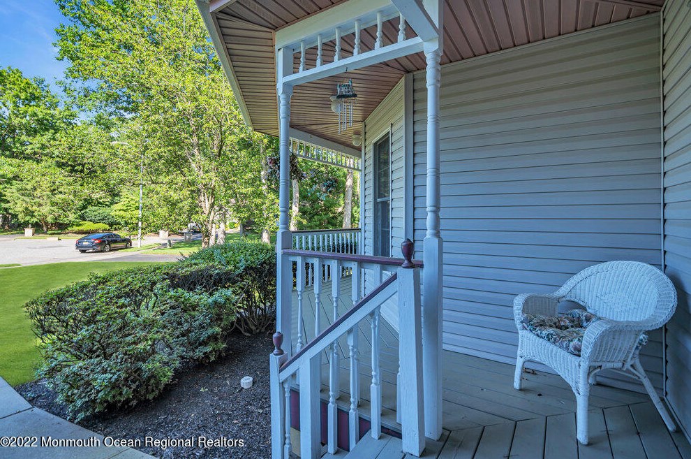 1982 Leonard Dr, Toms River NJ  08755-1501 exterior