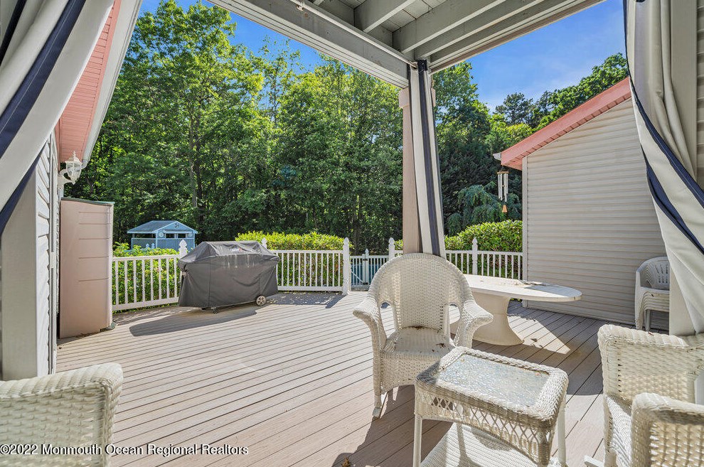 1982 Leonard Dr, Toms River NJ  08755-1501 exterior