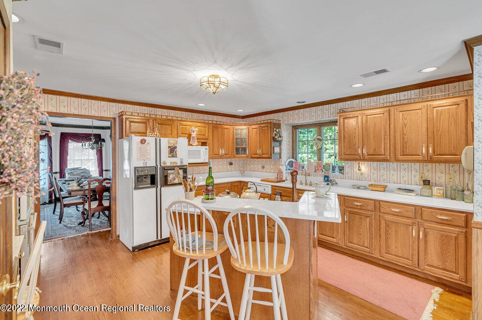 1982 Leonard Dr, Toms River NJ  08755-1501 exterior