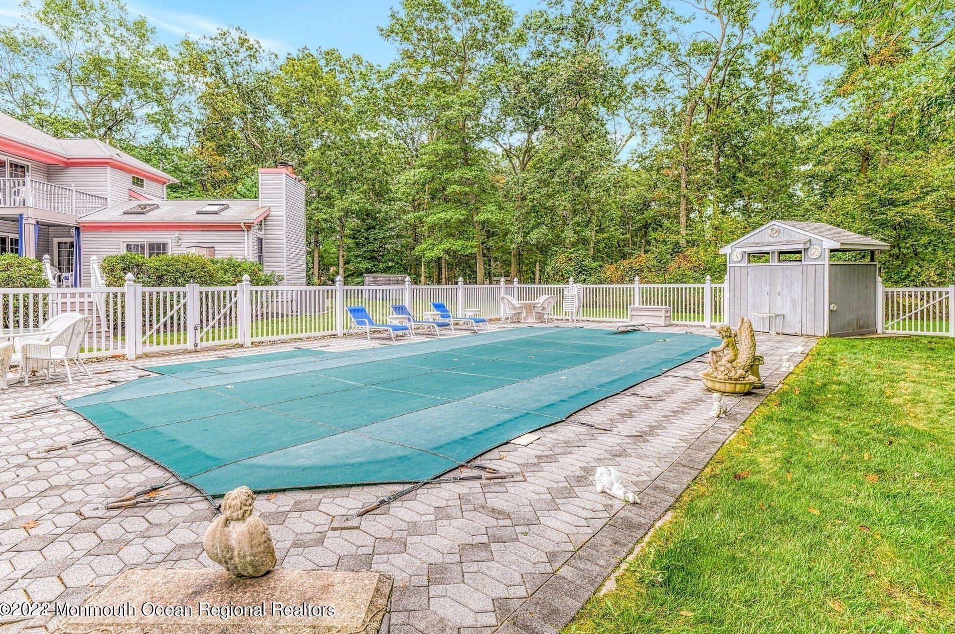 1982 Leonard Dr, Toms River NJ  08755-1501 exterior