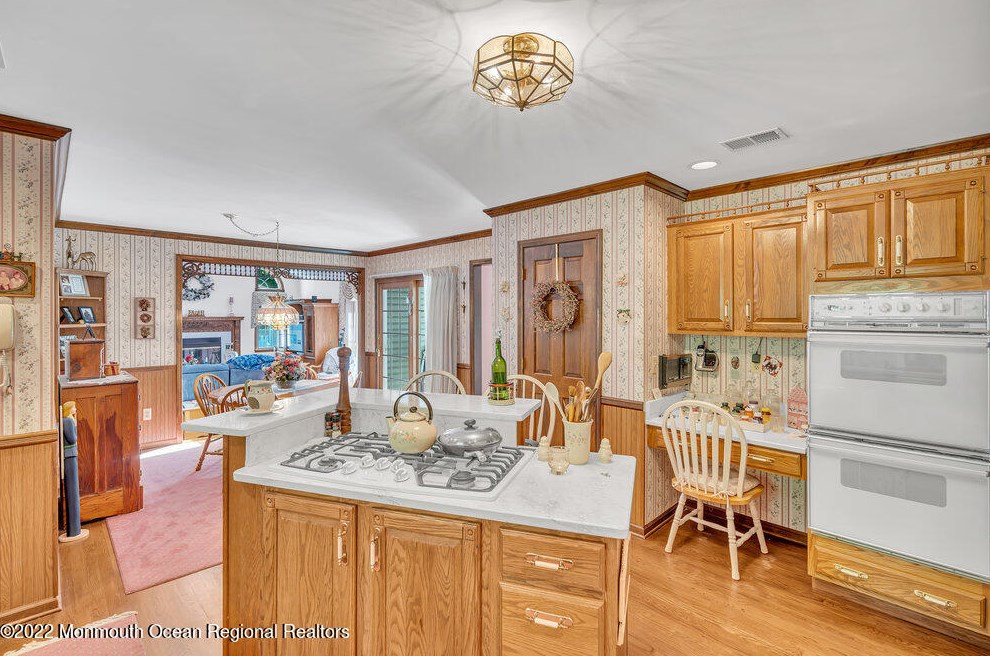 1982 Leonard Dr, Toms River NJ  08755-1501 exterior