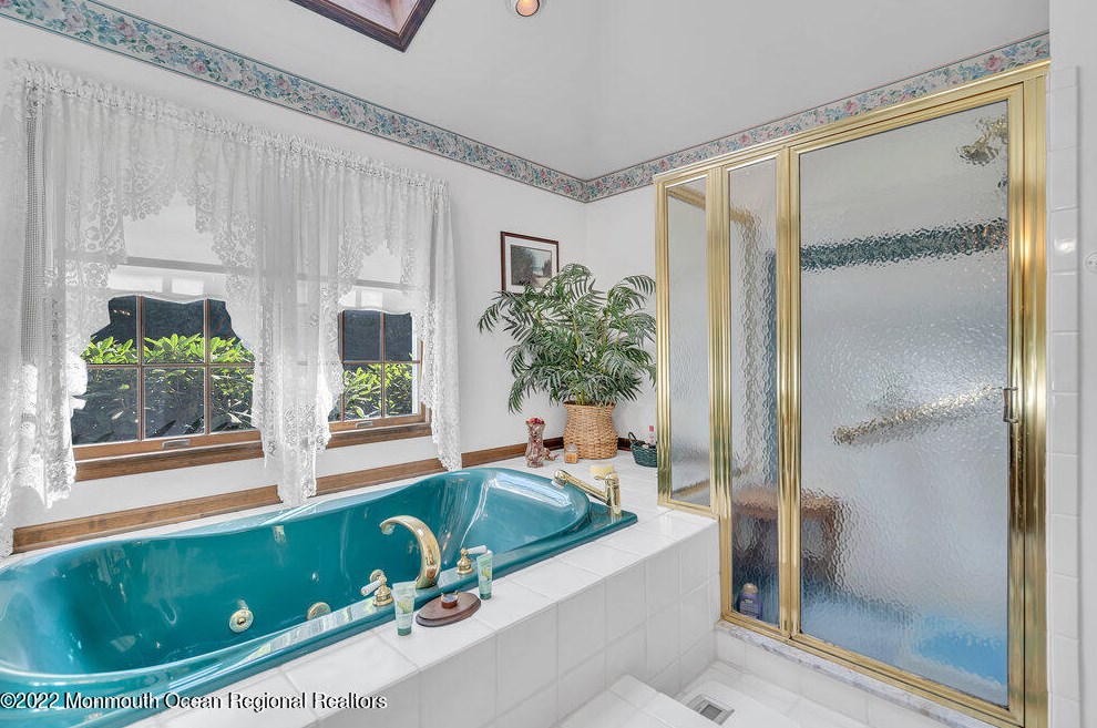 1982 Leonard Dr, Toms River NJ  08755-1501 exterior