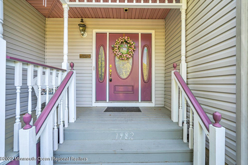 1982 Leonard Dr, Toms River NJ  08755-1501 exterior