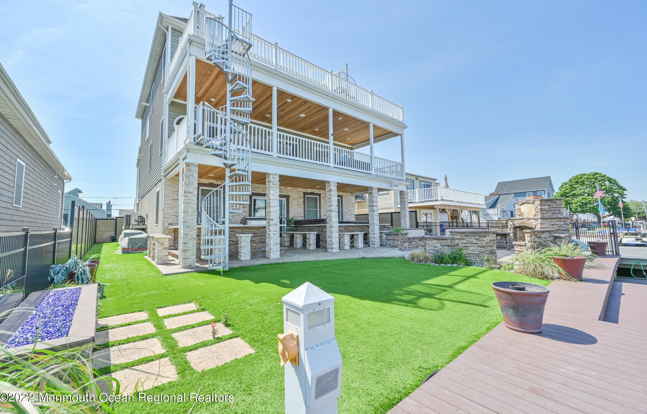 29 Neptune Rd, Toms River NJ  08753-2030 exterior