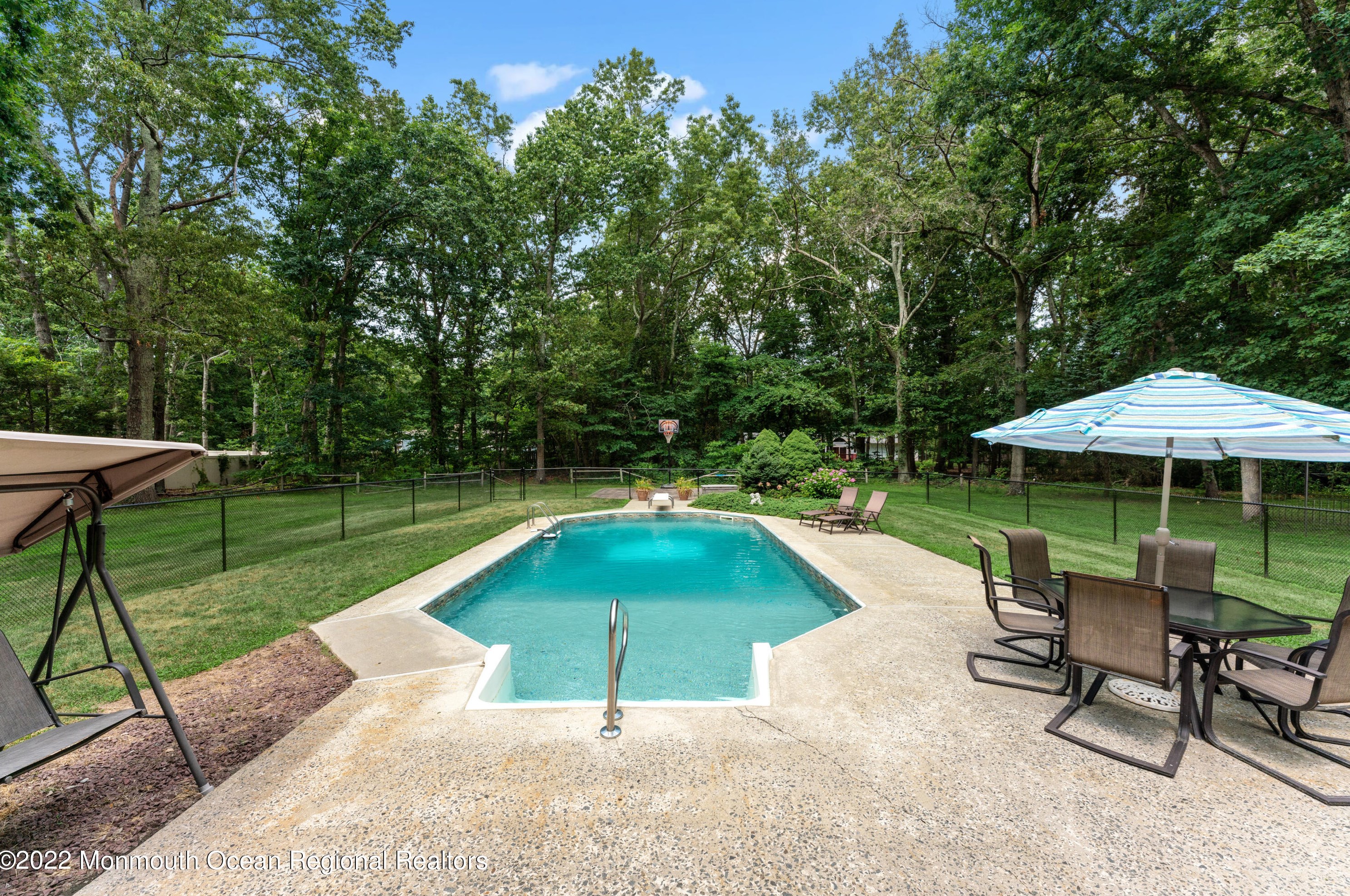 1156 Hickory St, Toms River NJ 08755-1302 exterior