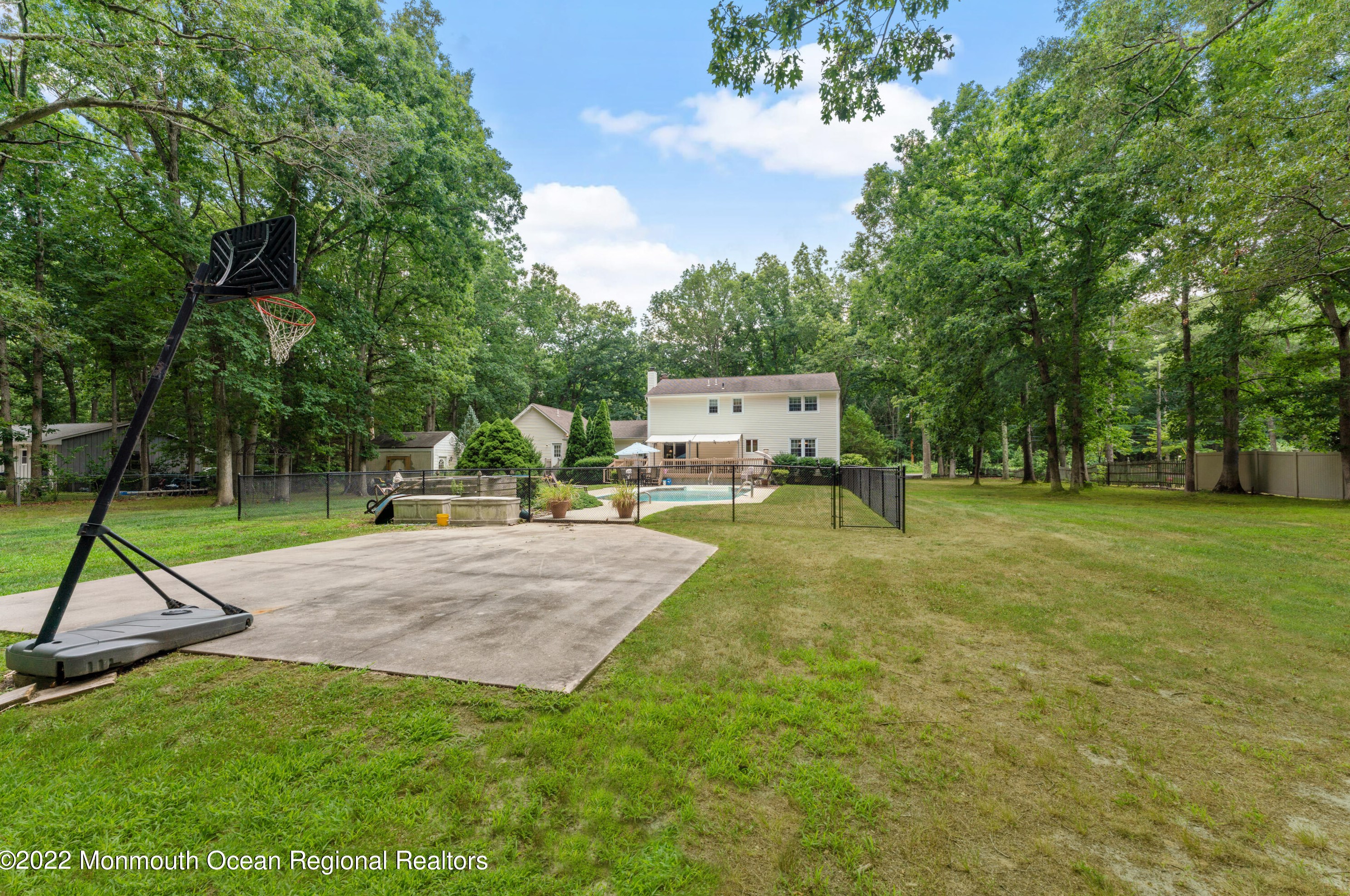 1156 Hickory St, Toms River NJ 08755-1302 exterior