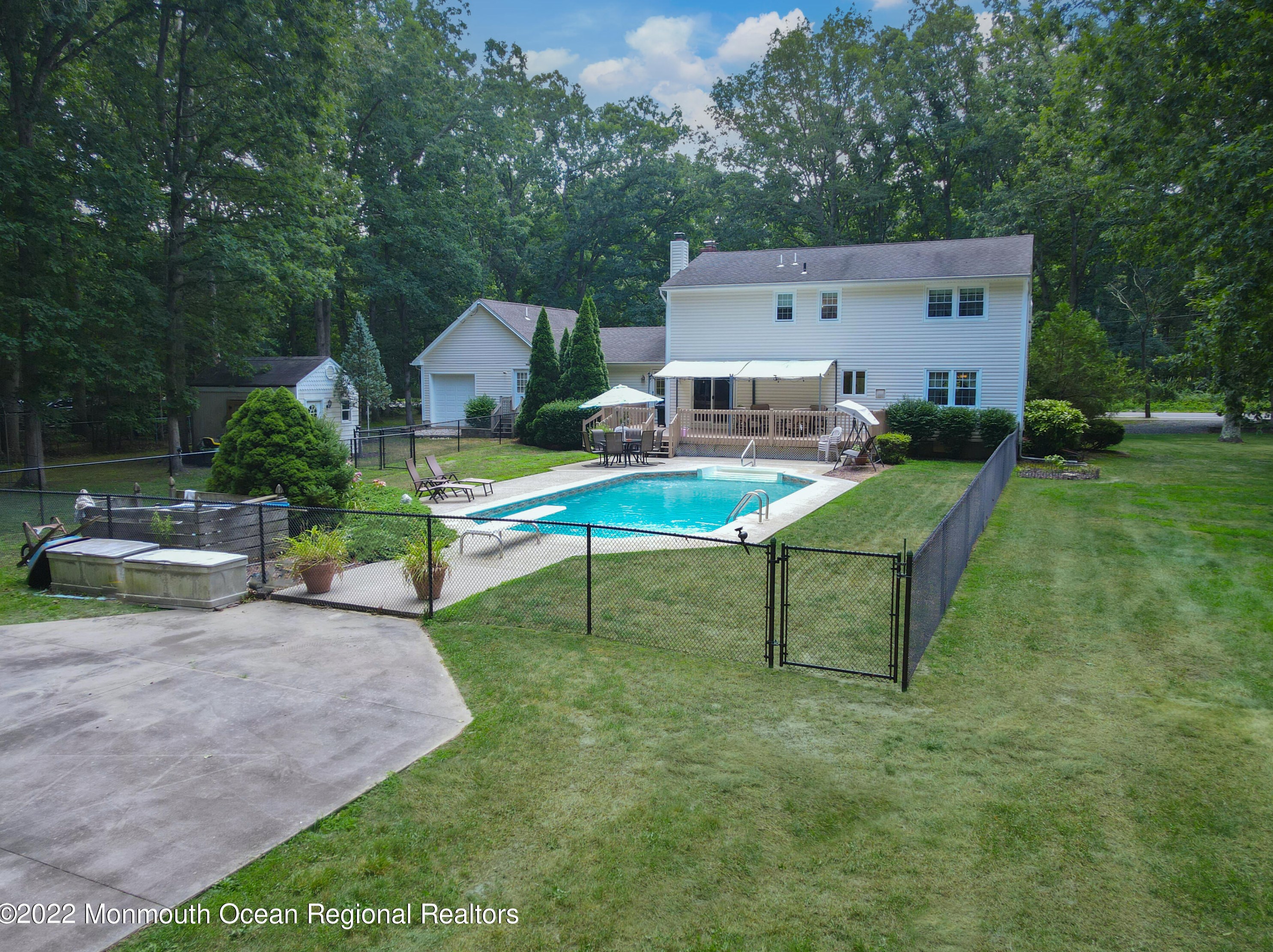 1156 Hickory St, Toms River NJ 08755-1302 exterior