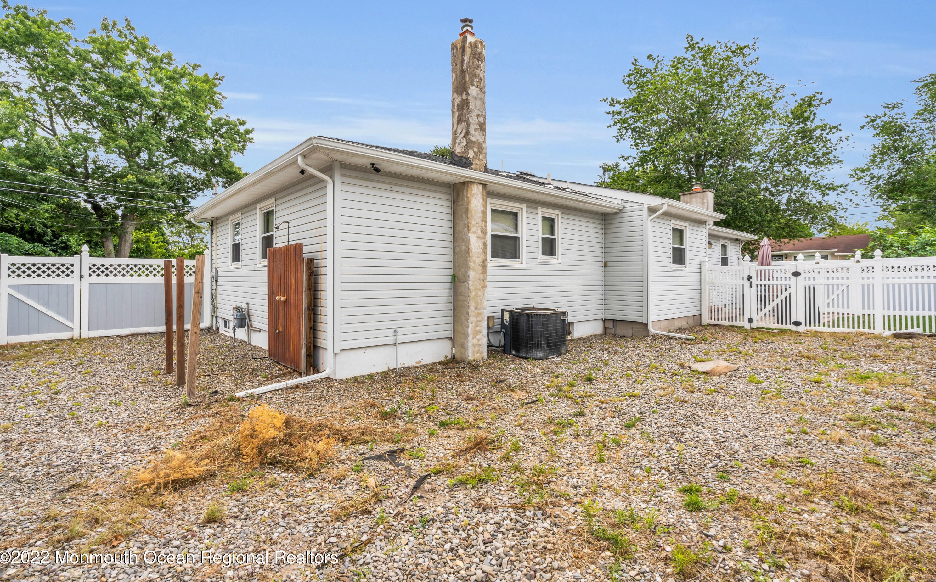 23 Locker St, Beachwood NJ  08722-4031 exterior