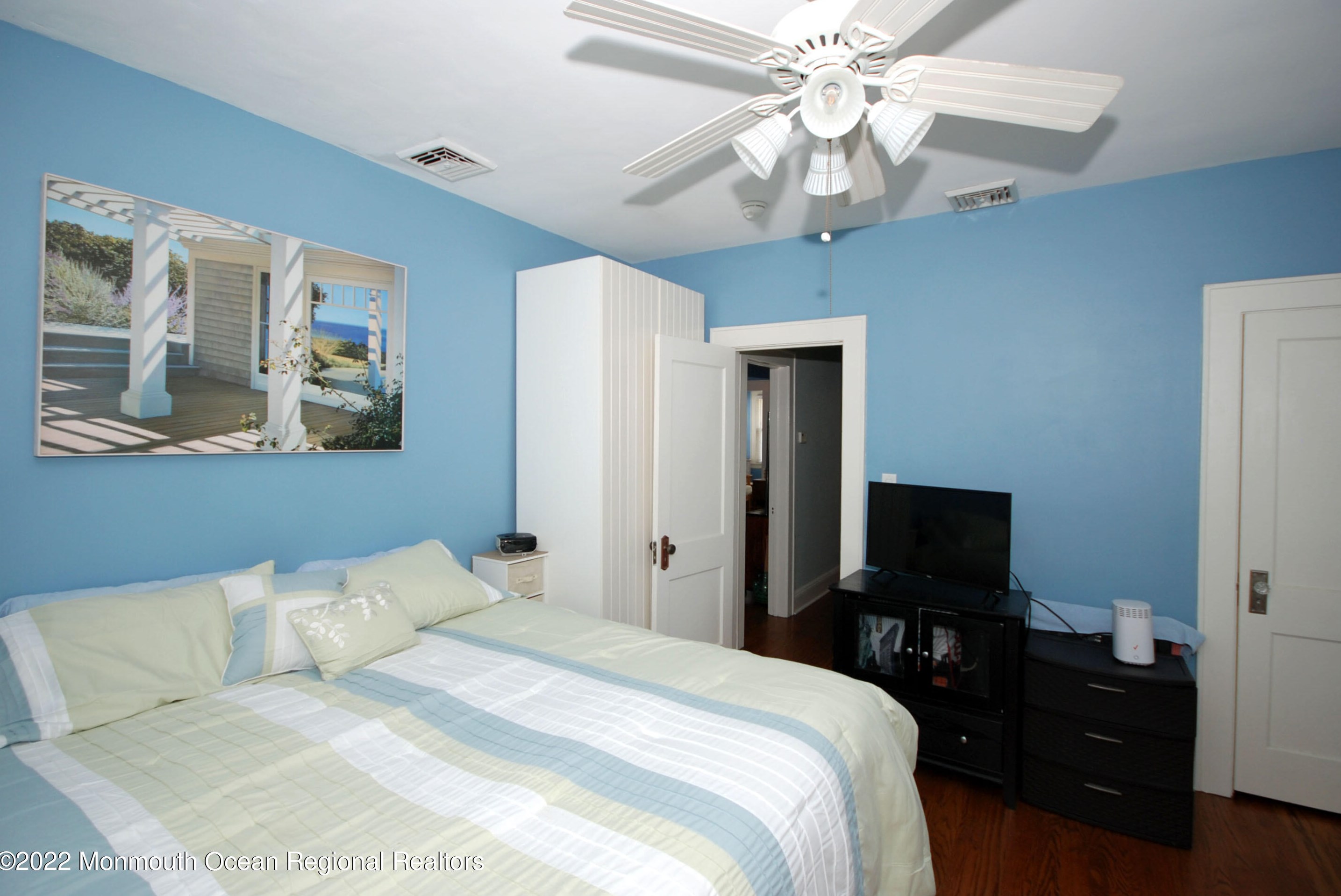 127 Smt Ave, Lyndhurst NJ 07071-1228 exterior