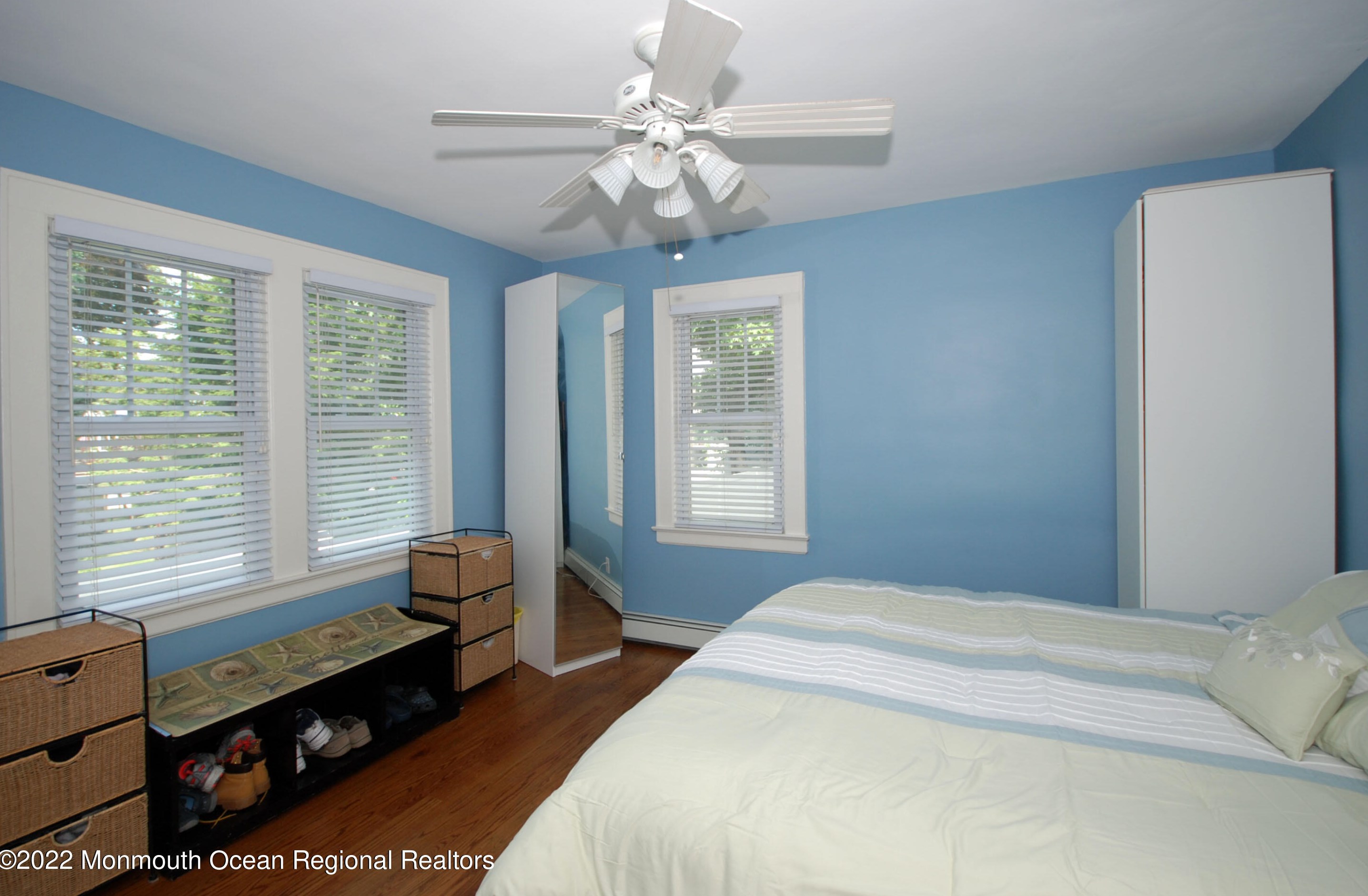 127 Smt Ave, Lyndhurst NJ 07071-1228 exterior