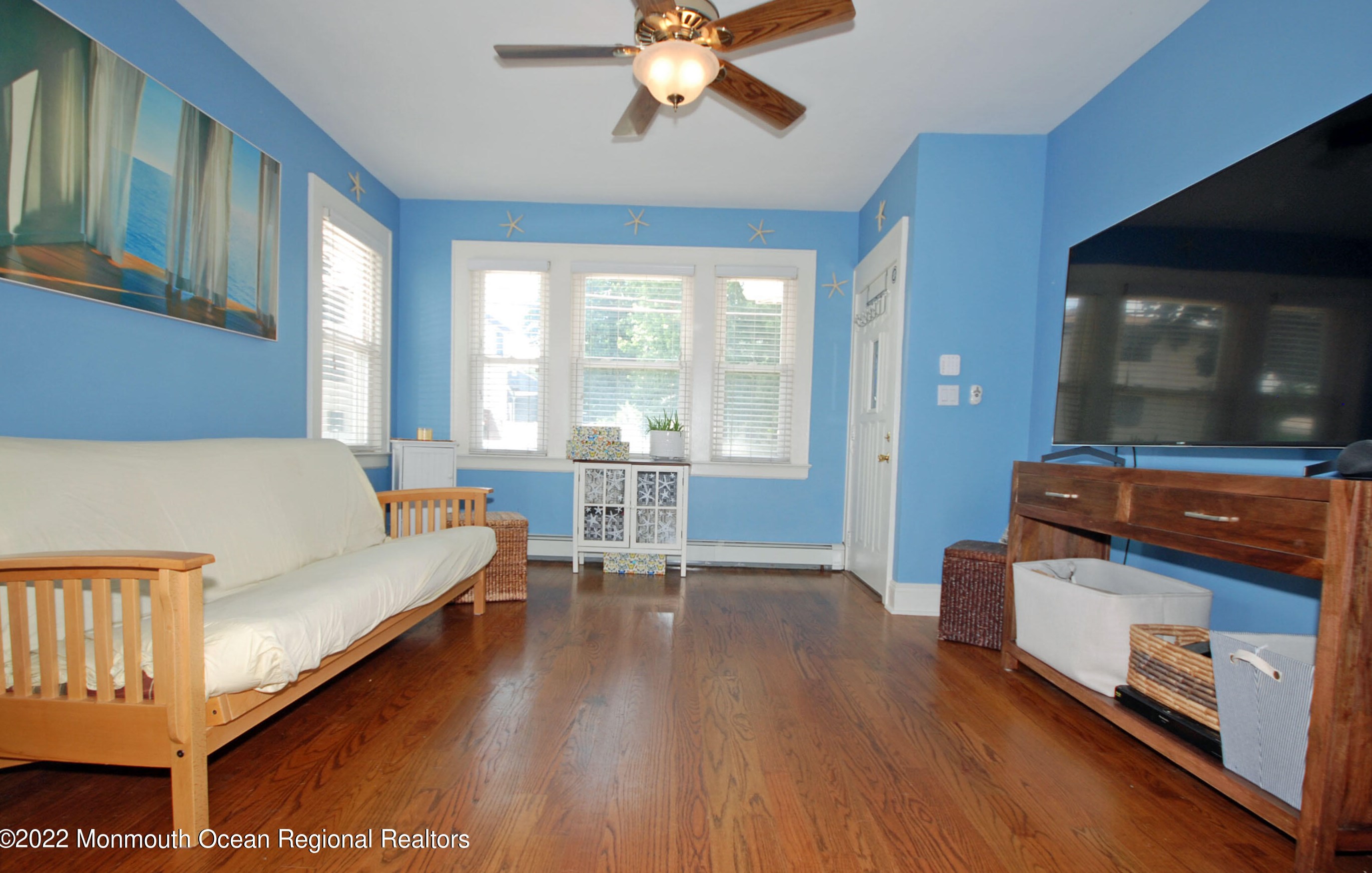 127 Smt Ave, Lyndhurst NJ 07071-1228 exterior