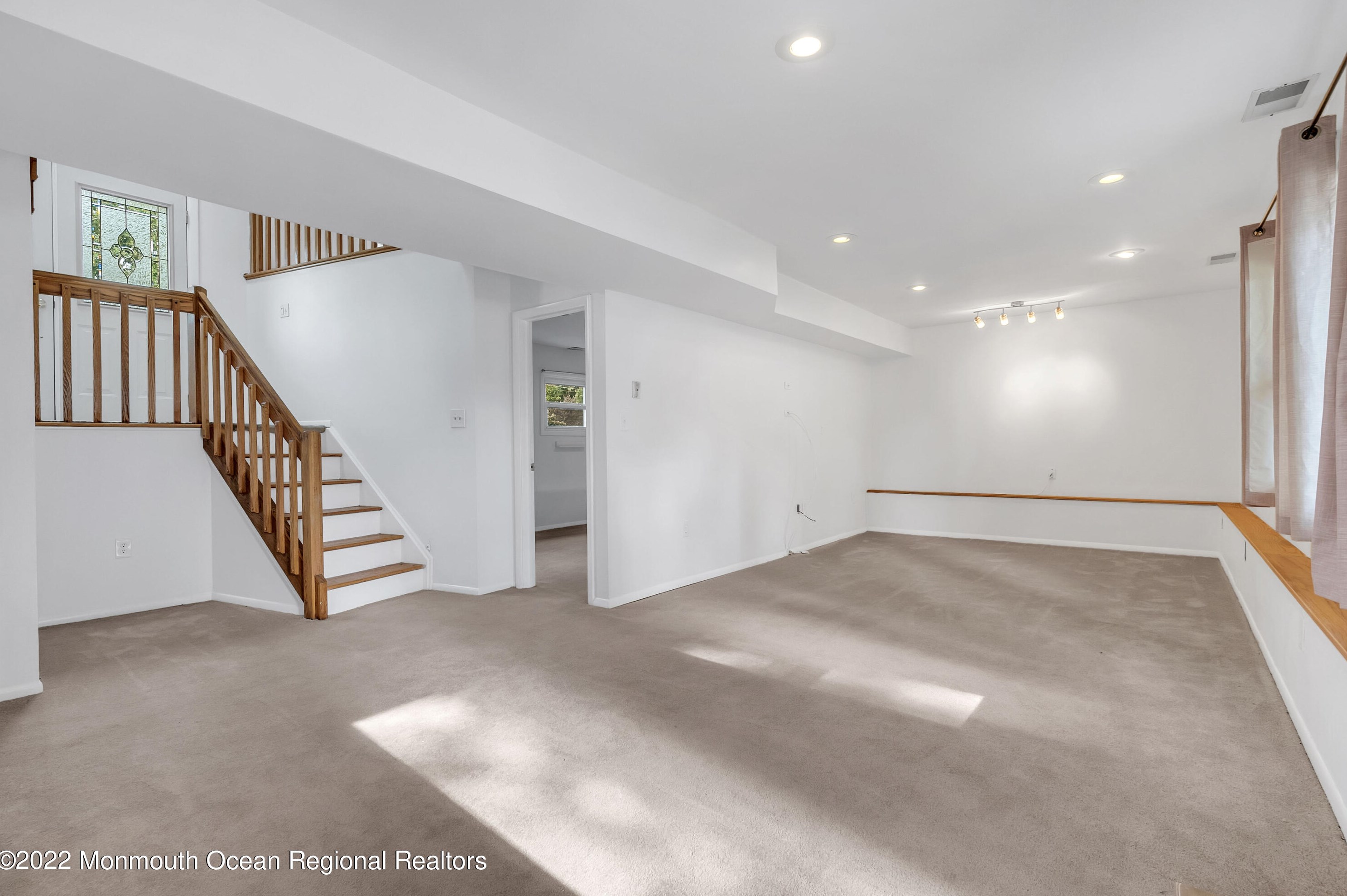 1802 Holbrook St, Oakhurst NJ  07755-2837 exterior