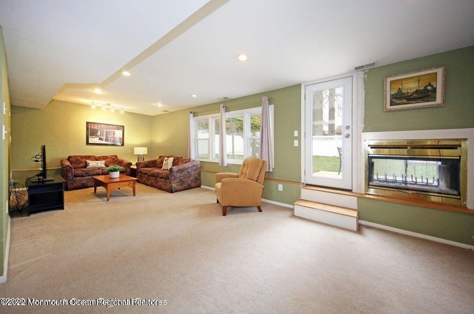 1802 Holbrook St, Oakhurst NJ  07755-2837 exterior