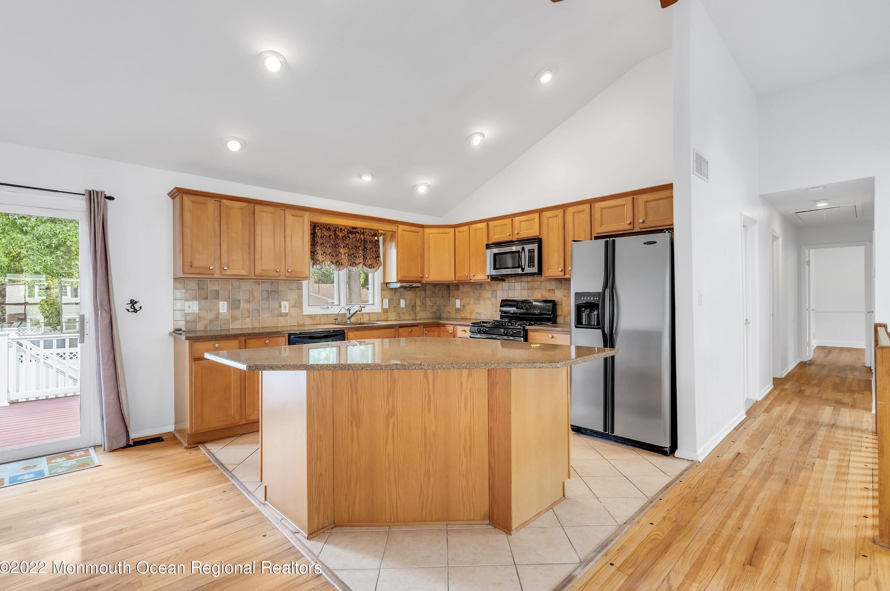 1802 Holbrook St, Oakhurst NJ  07755-2837 exterior