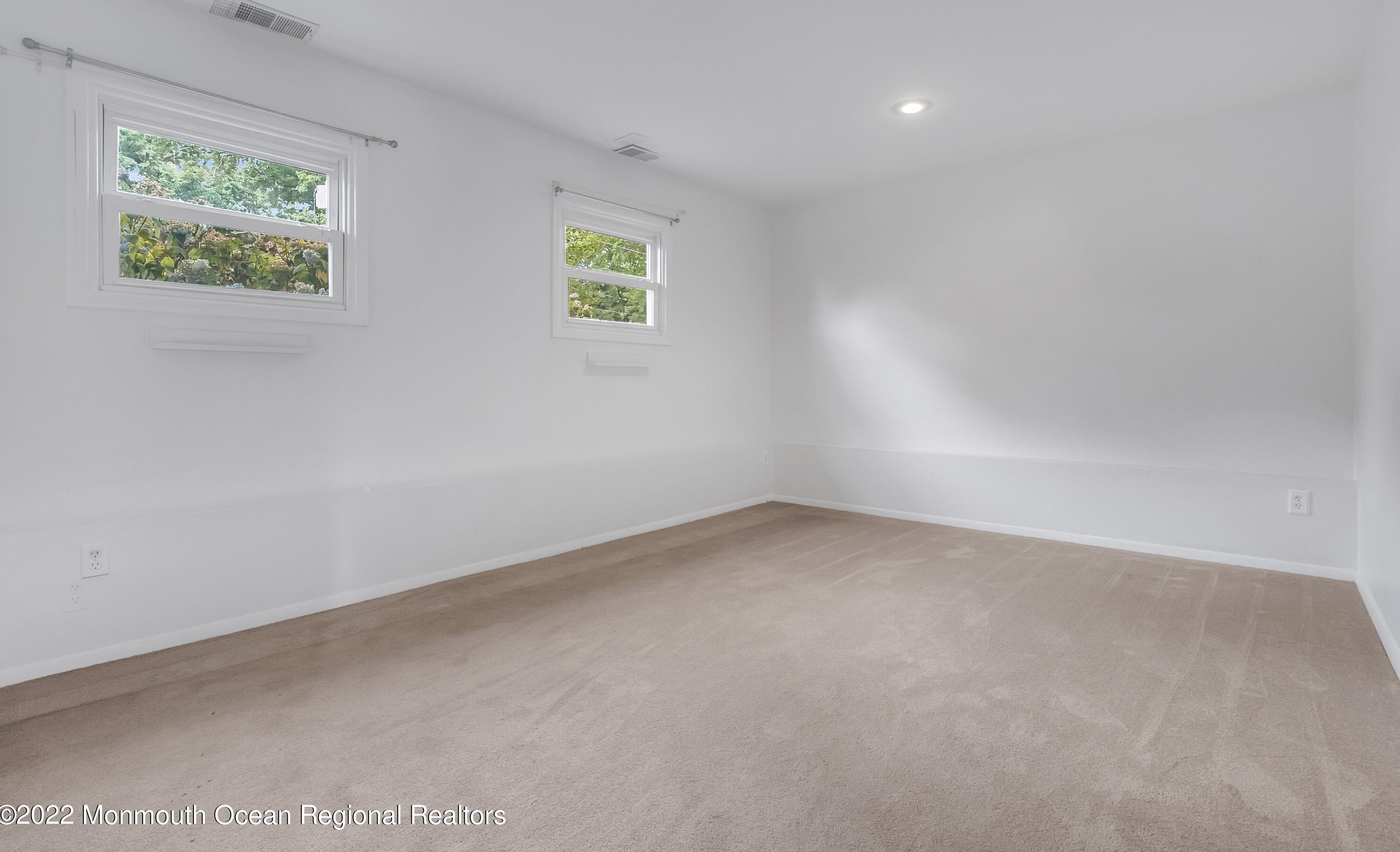 1802 Holbrook St, Oakhurst NJ  07755-2837 exterior