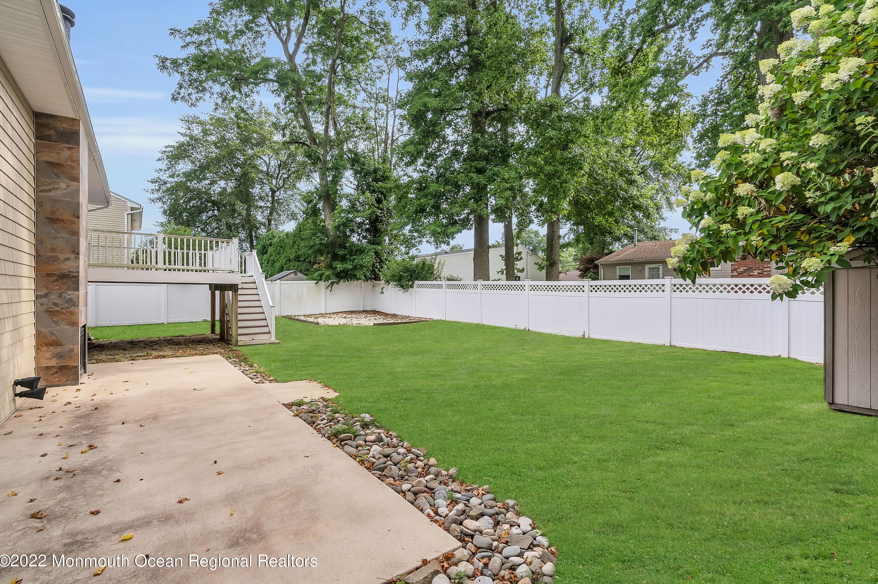 1802 Holbrook St, Oakhurst NJ  07755-2837 exterior