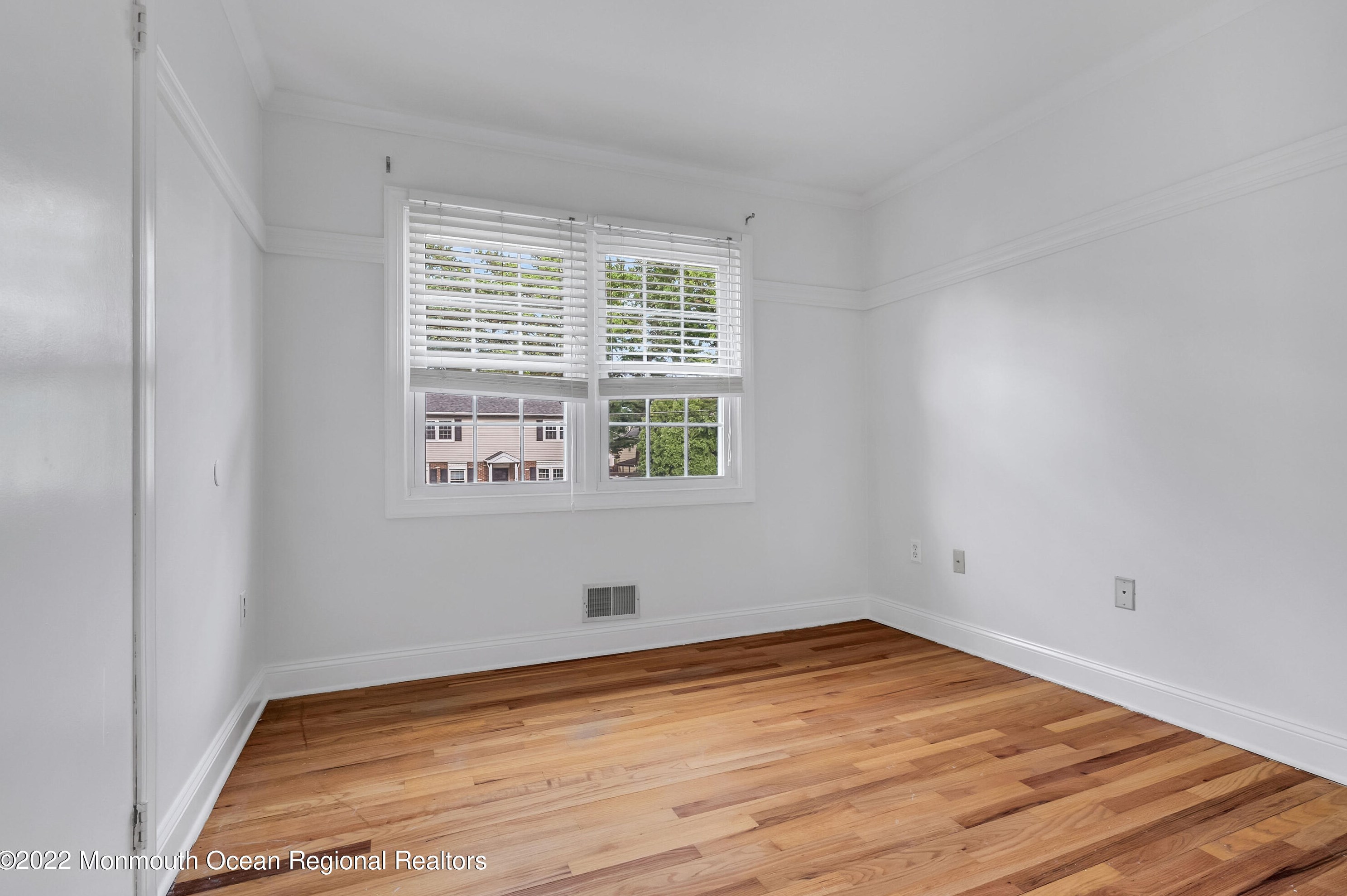 1802 Holbrook St, Oakhurst NJ  07755-2837 exterior