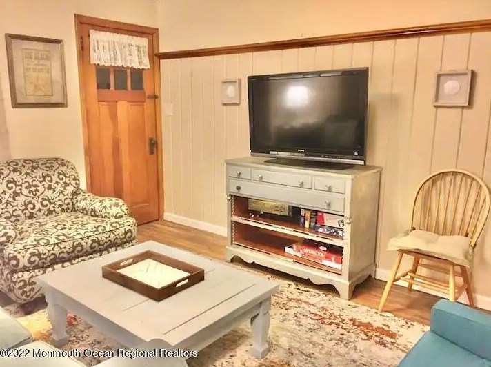 20 Gladney Ave, Toms River NJ  08753-7016 exterior