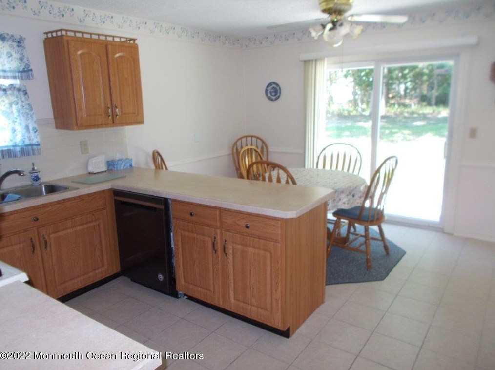 13 Bellwood Ct, Barnegat Township NJ 08005-3124 exterior