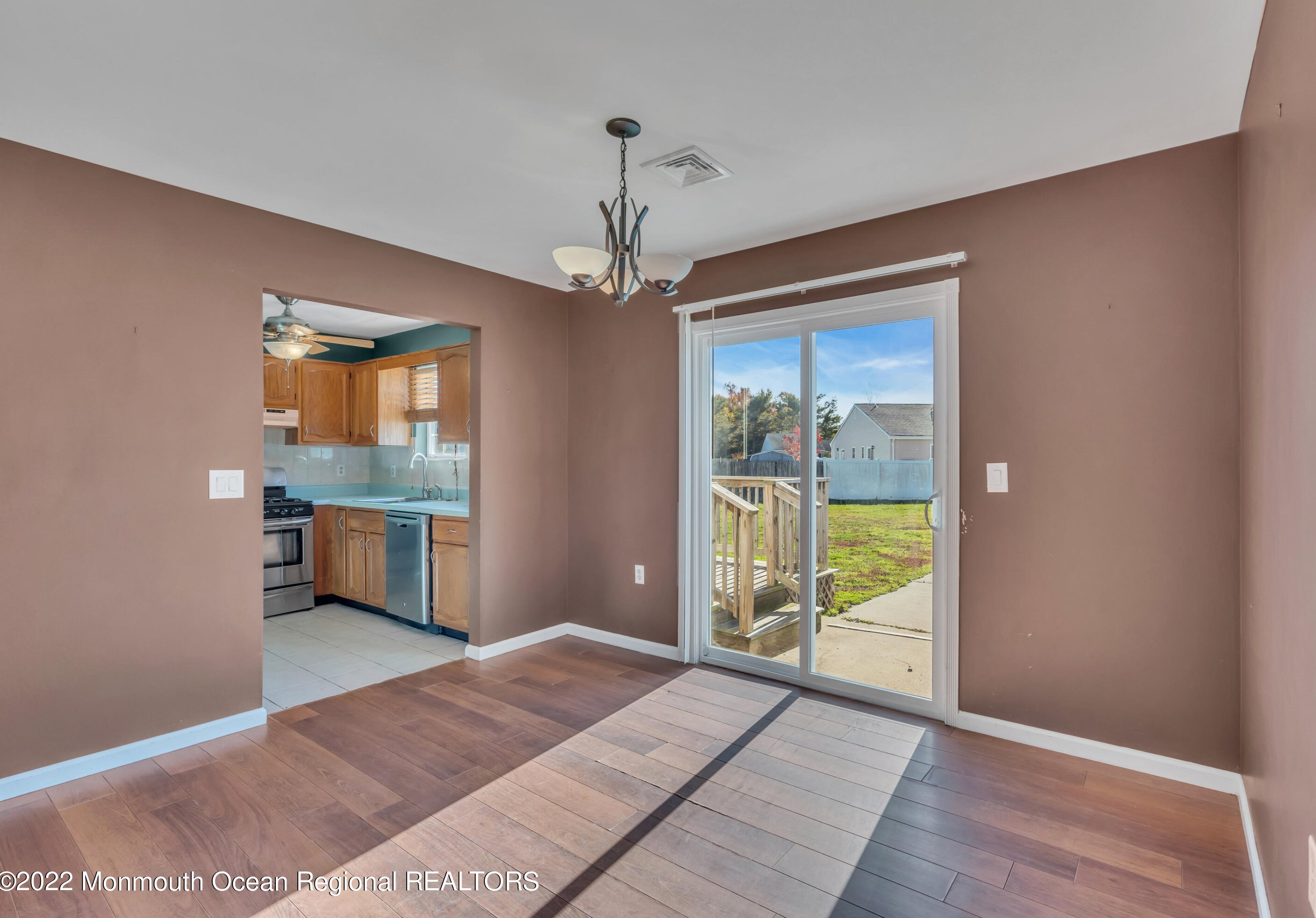 533 Iron Kettle Rd, Toms River NJ  08753-6284 exterior