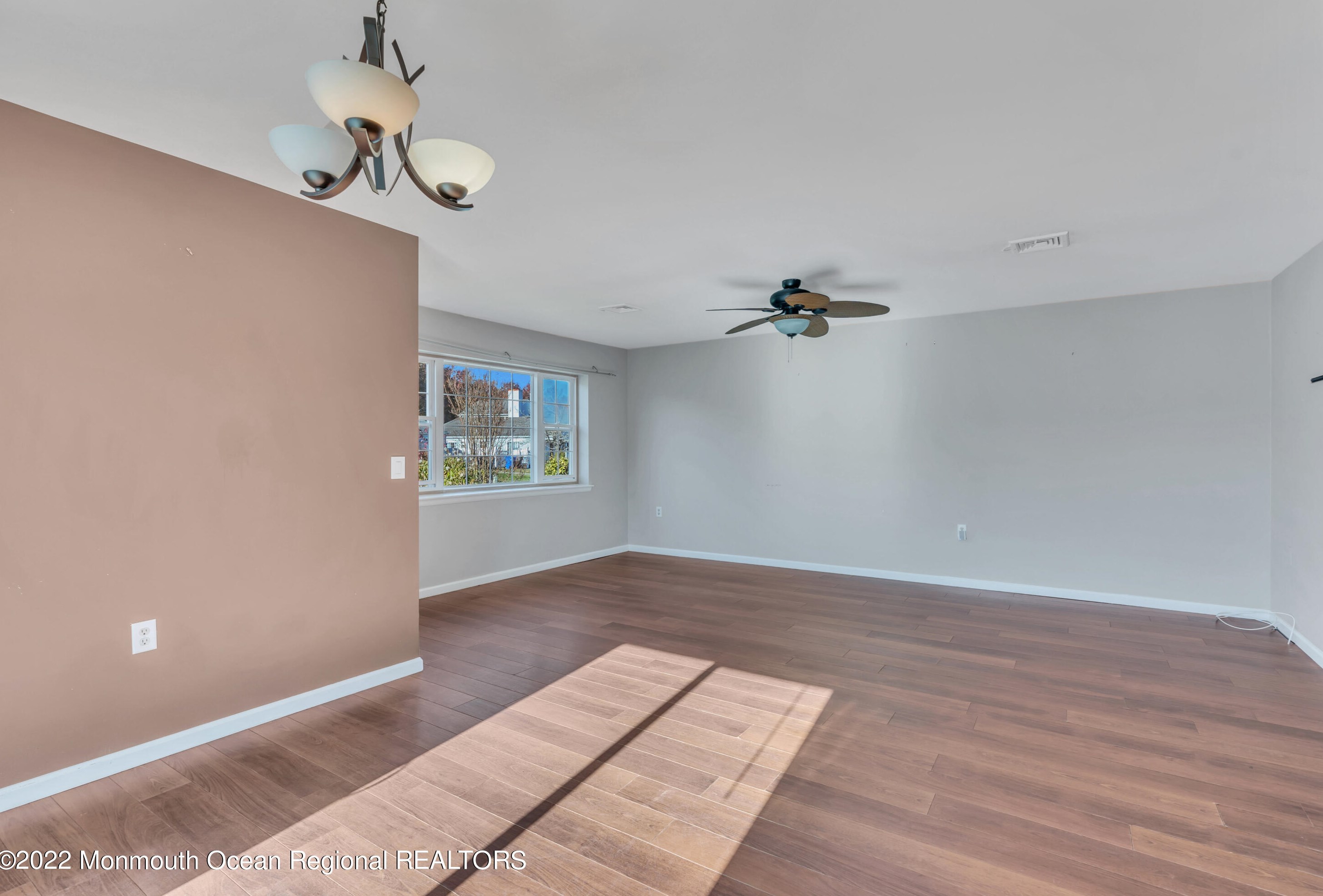 533 Iron Kettle Rd, Toms River NJ  08753-6284 exterior