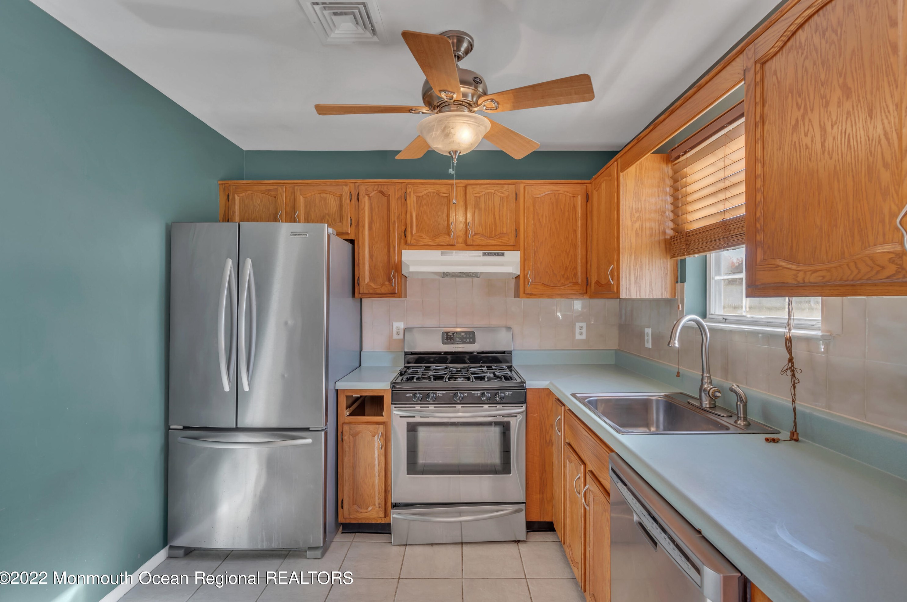 533 Iron Kettle Rd, Toms River NJ  08753-6284 exterior