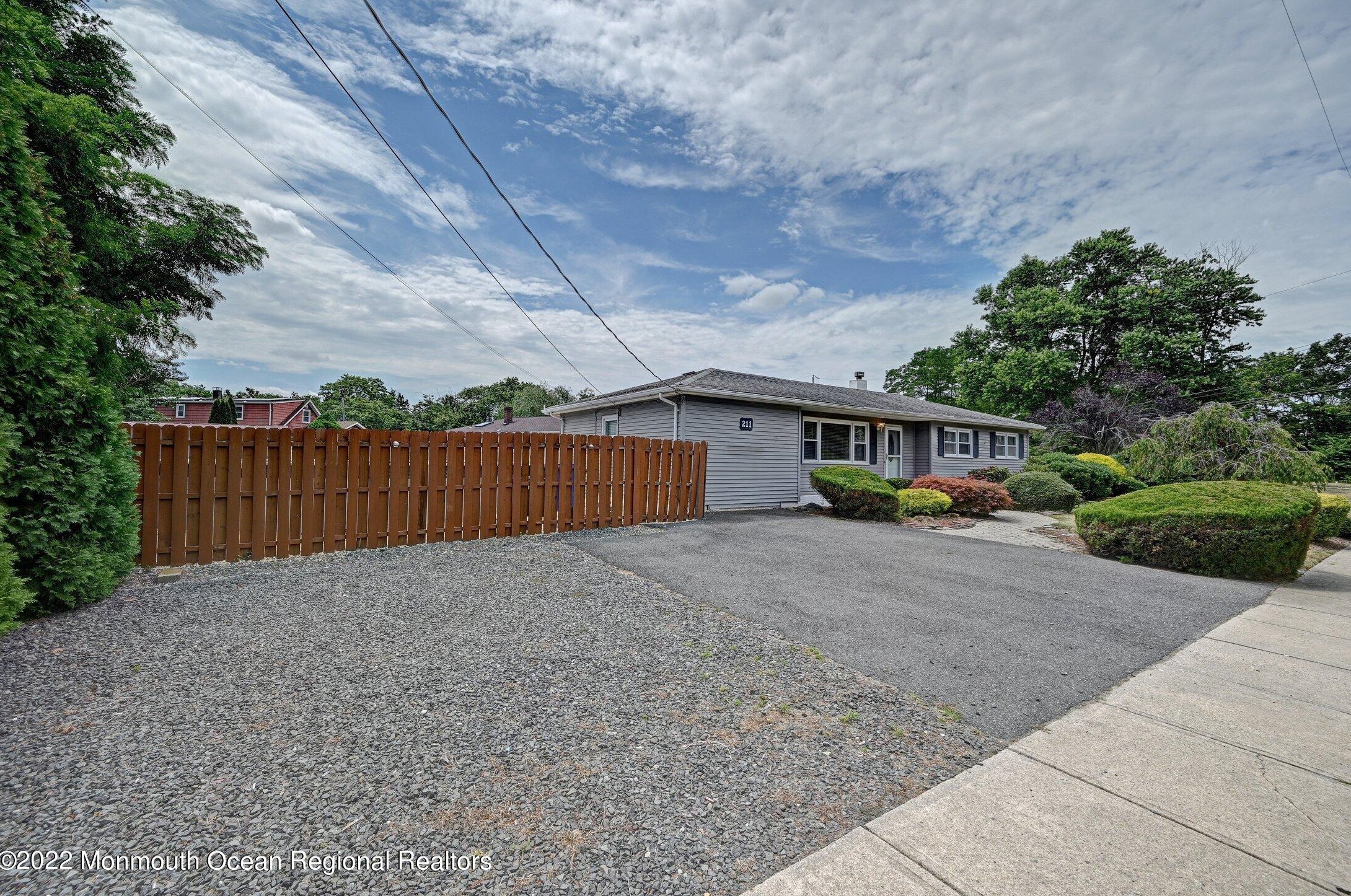 211 Chestnut St, Toms River NJ exterior