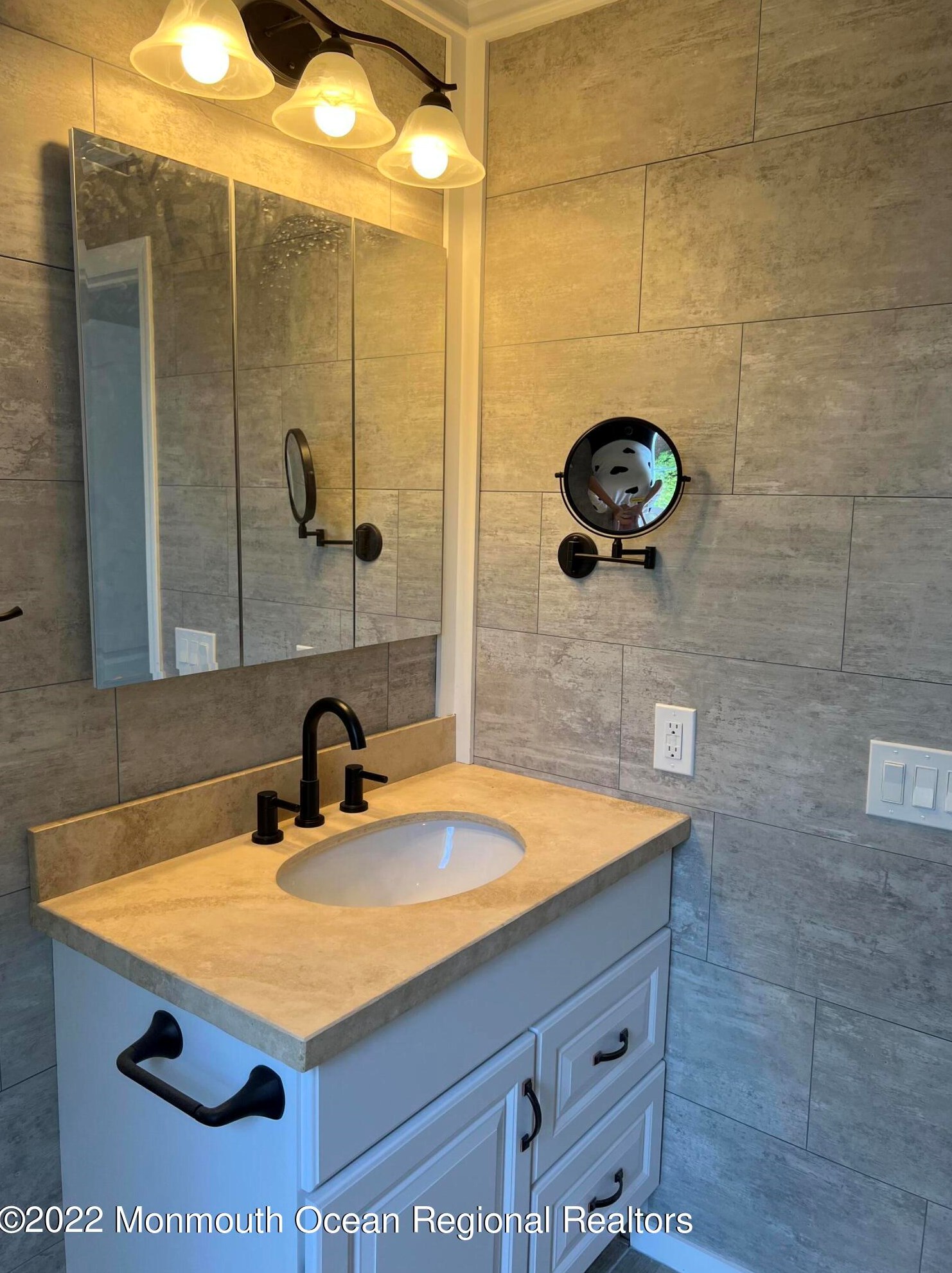19 Winterton Dr, Toms River NJ  08757-6024 exterior