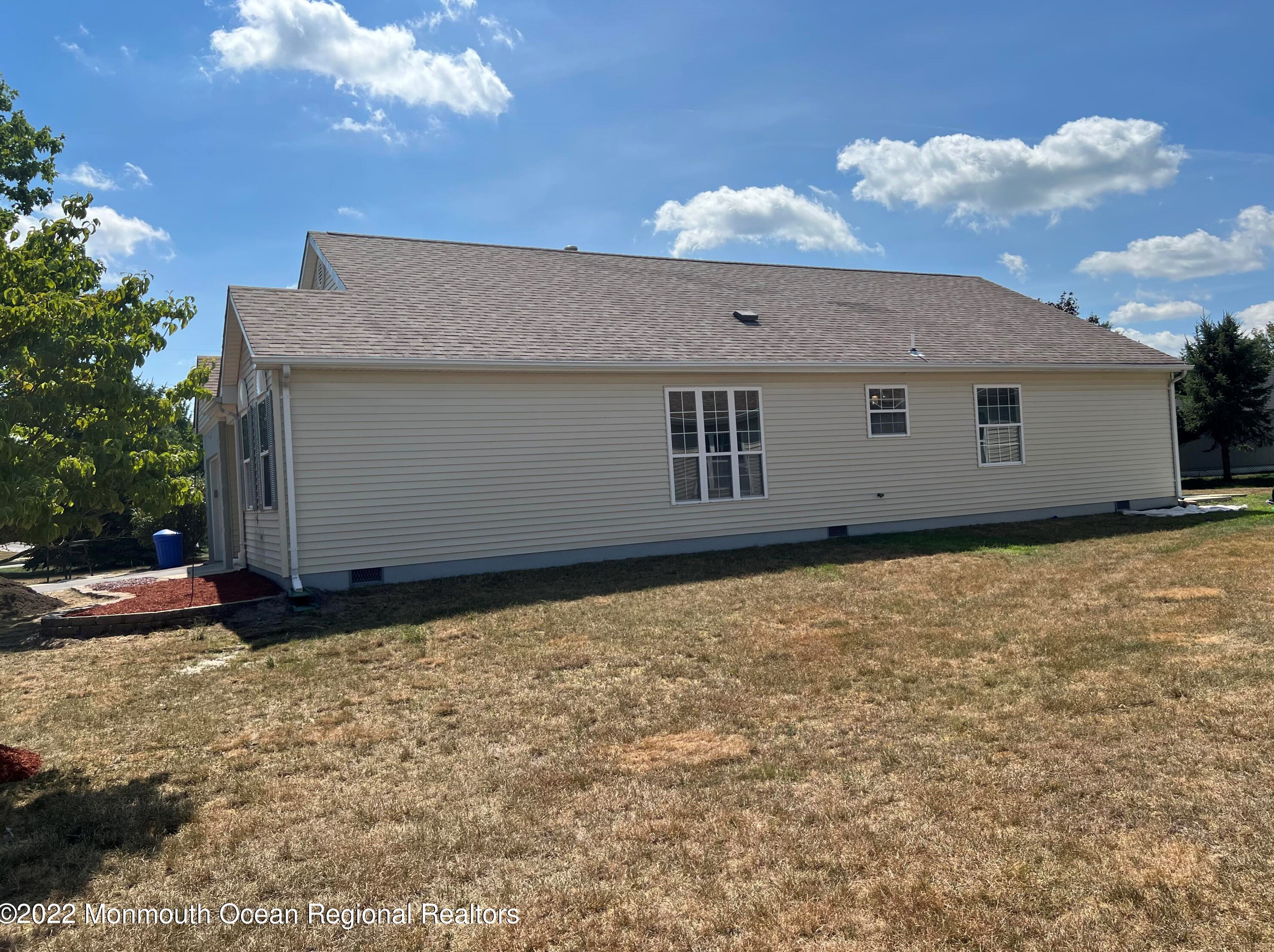 19 Winterton Dr, Toms River NJ  08757-6024 exterior