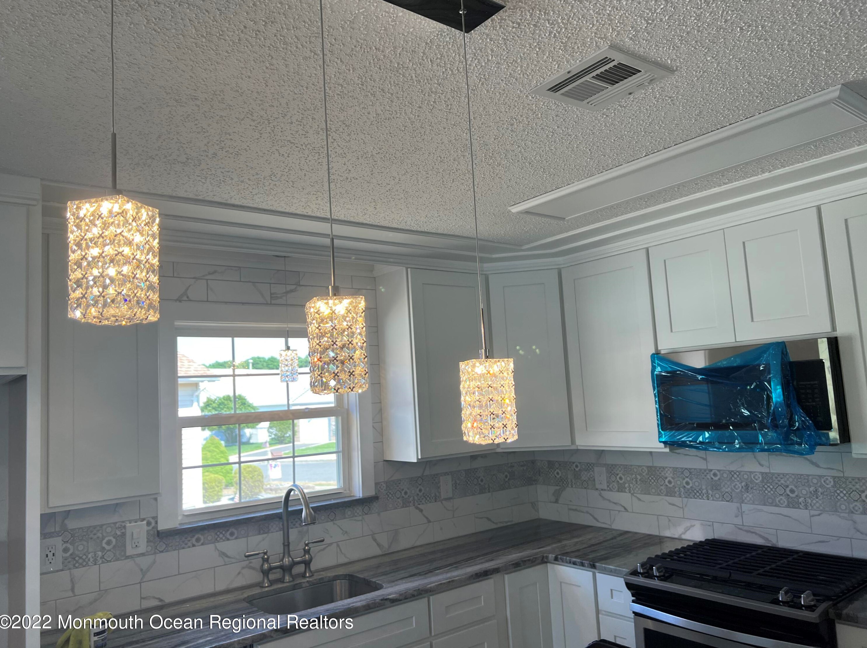 19 Winterton Dr, Toms River NJ  08757-6024 exterior