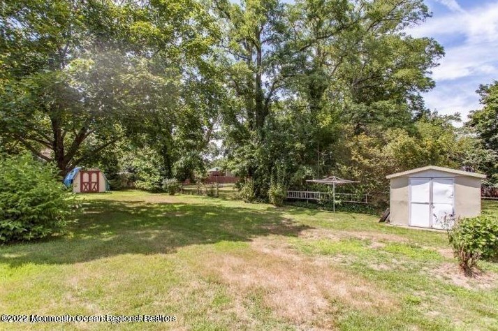 22 Monmouth Rd, Oakhurst NJ  07755-1655 exterior