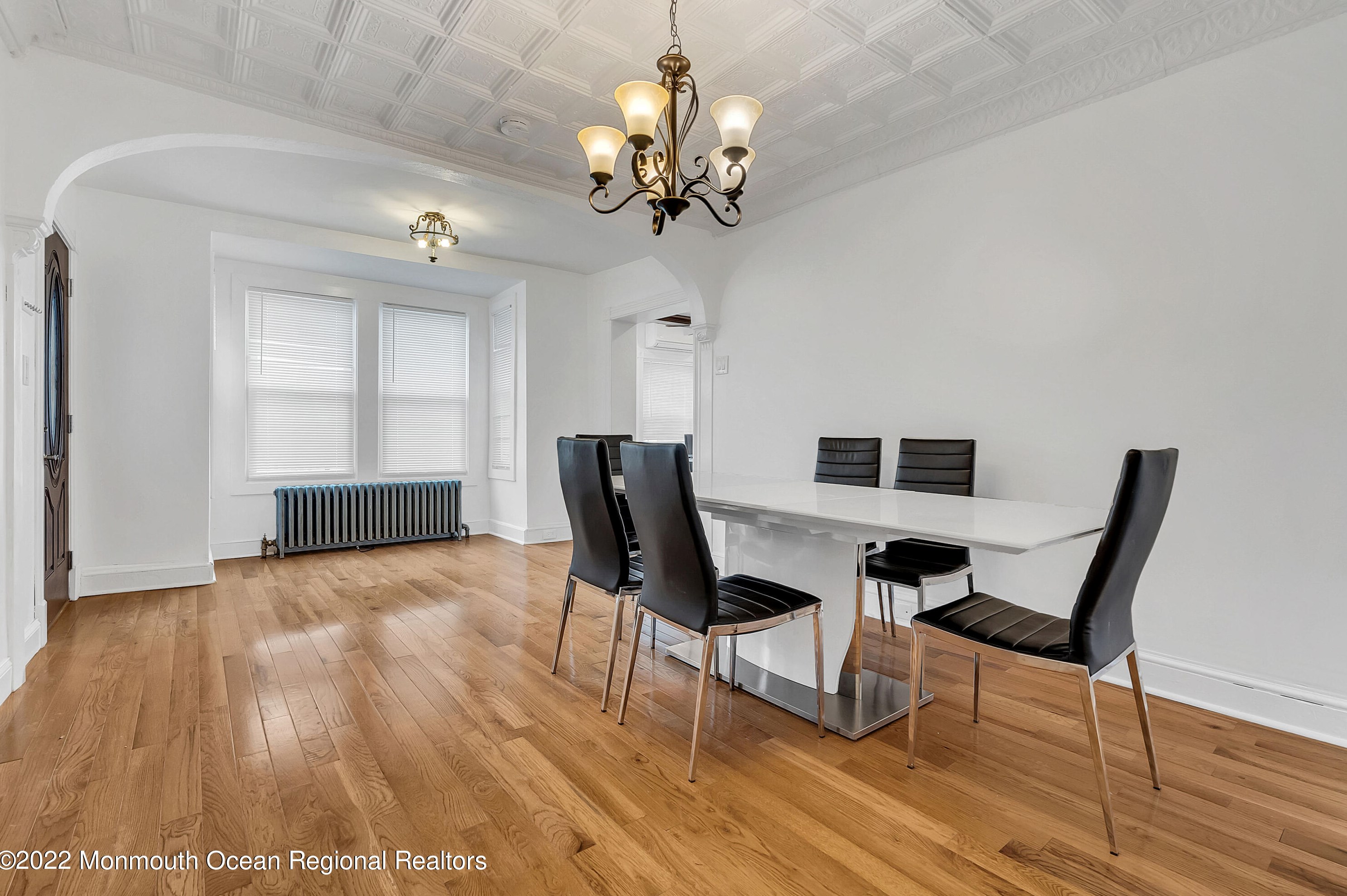 370 Park Ave, Oakhurst NJ  07755-1245 exterior