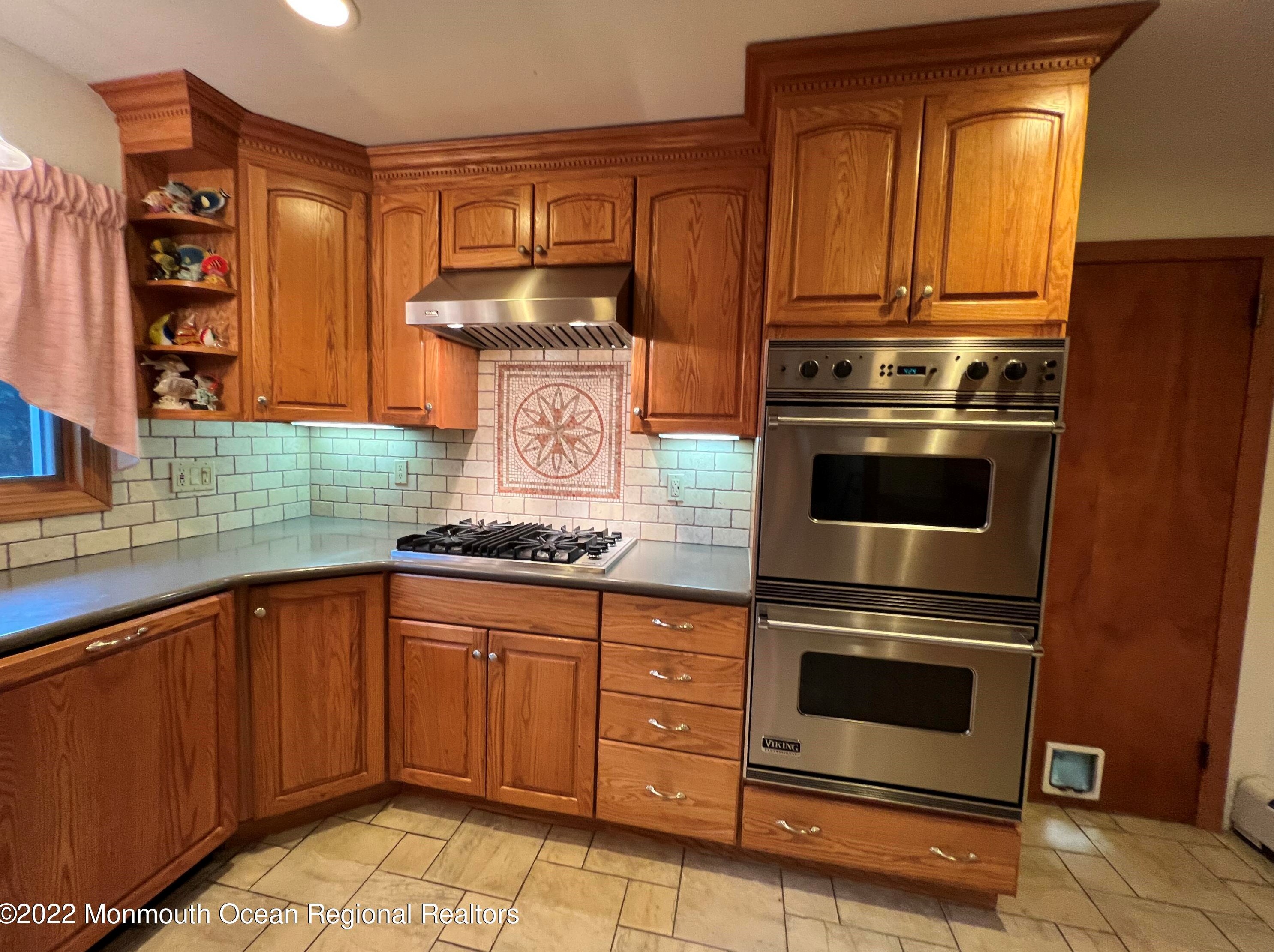 497 Freehold St, Oakhurst NJ 07755-1319 exterior