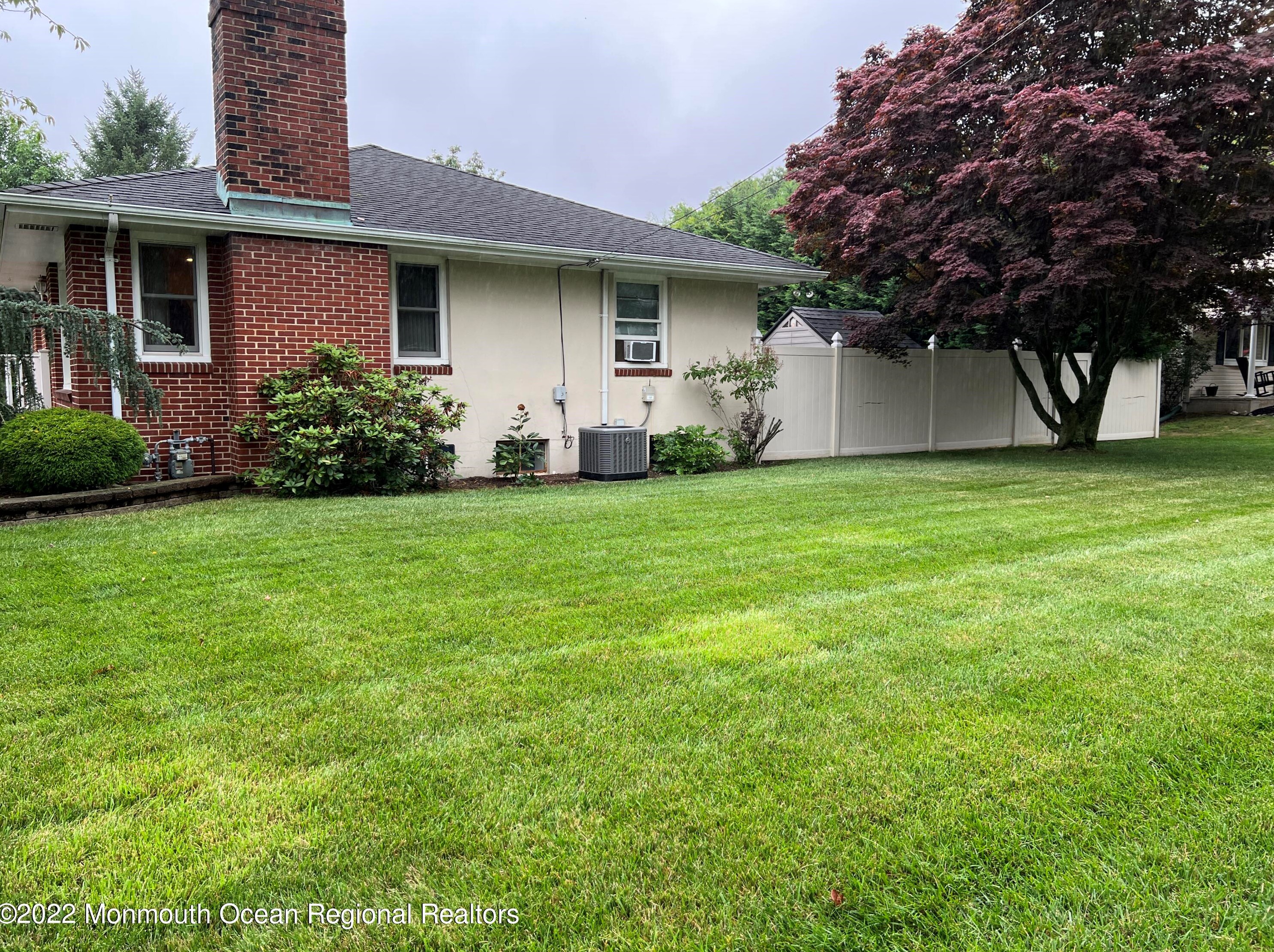 497 Freehold St, Oakhurst NJ 07755-1319 exterior