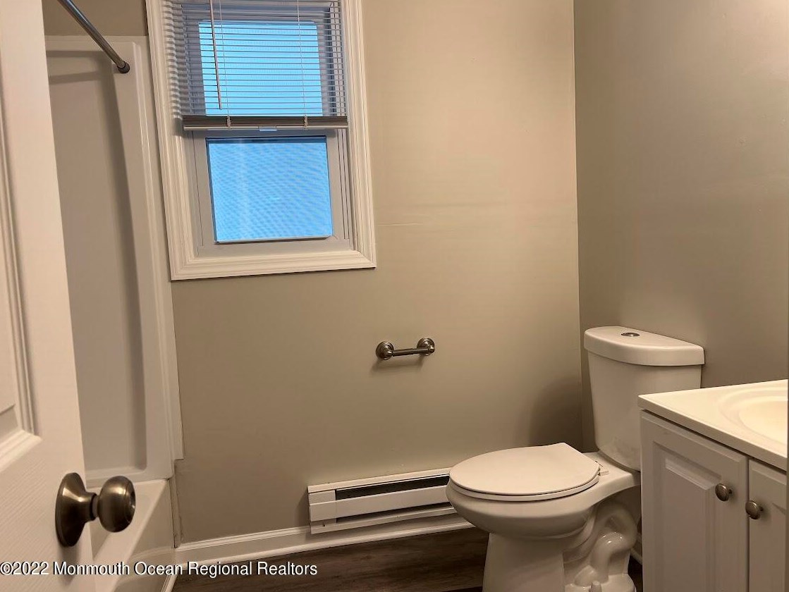 215 Twin Lakes Blvd, Tuckerton NJ  08087-1737 exterior