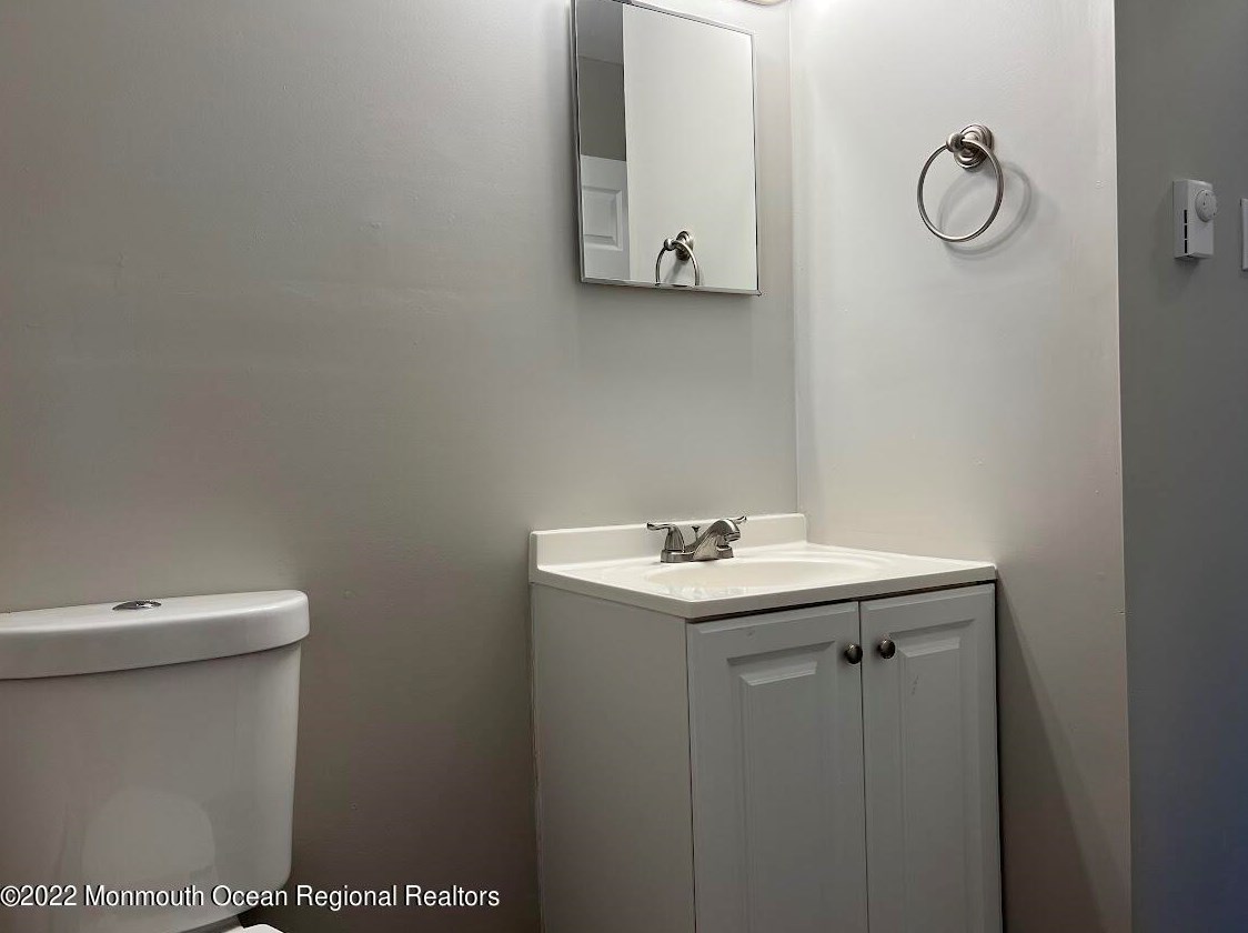 215 Twin Lakes Blvd, Tuckerton NJ  08087-1737 exterior