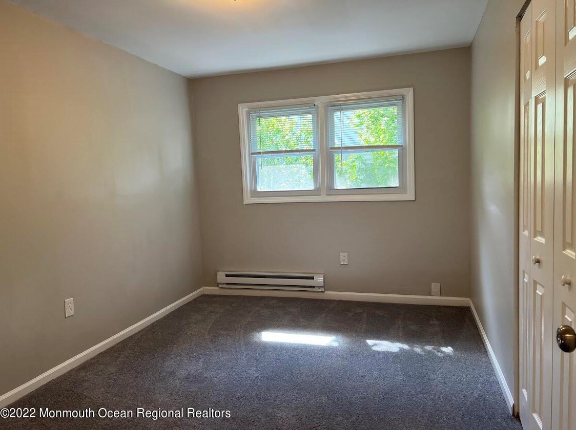 215 Twin Lakes Blvd, Tuckerton NJ  08087-1737 exterior