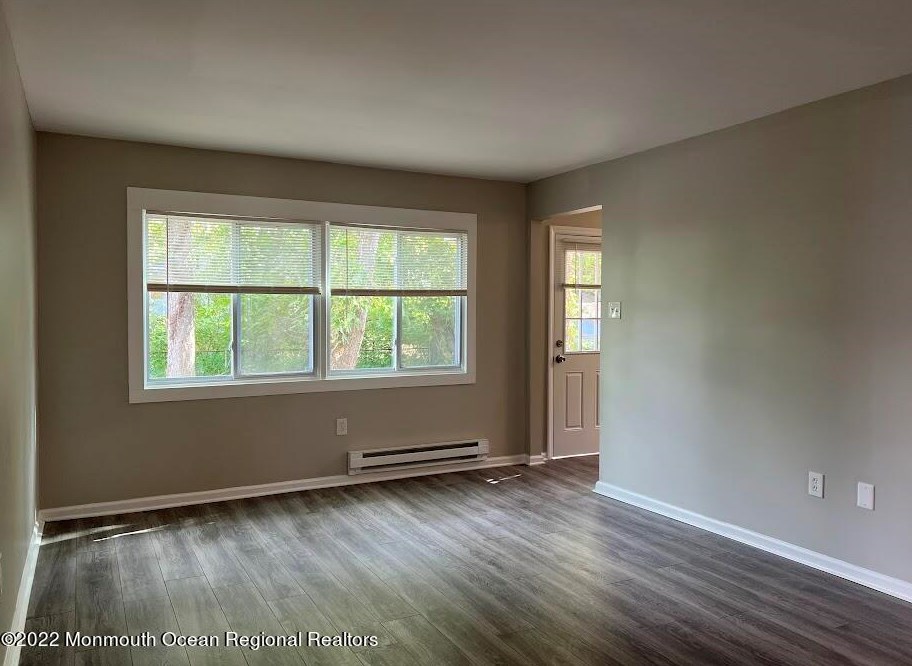 215 Twin Lakes Blvd, Tuckerton NJ  08087-1737 exterior