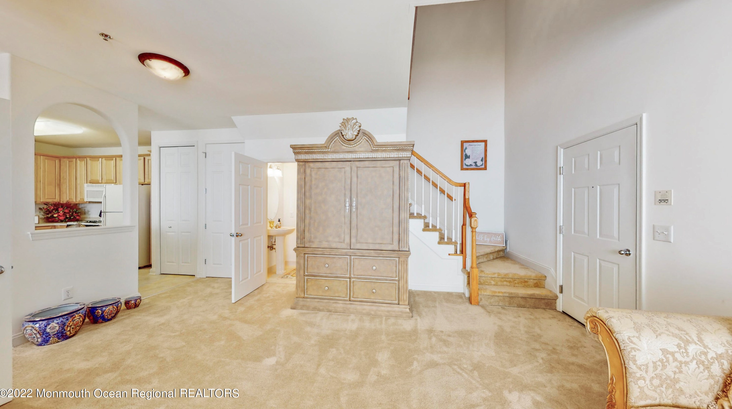 14 Limerick Ln, Delaware Park NJ  08865-5717 exterior