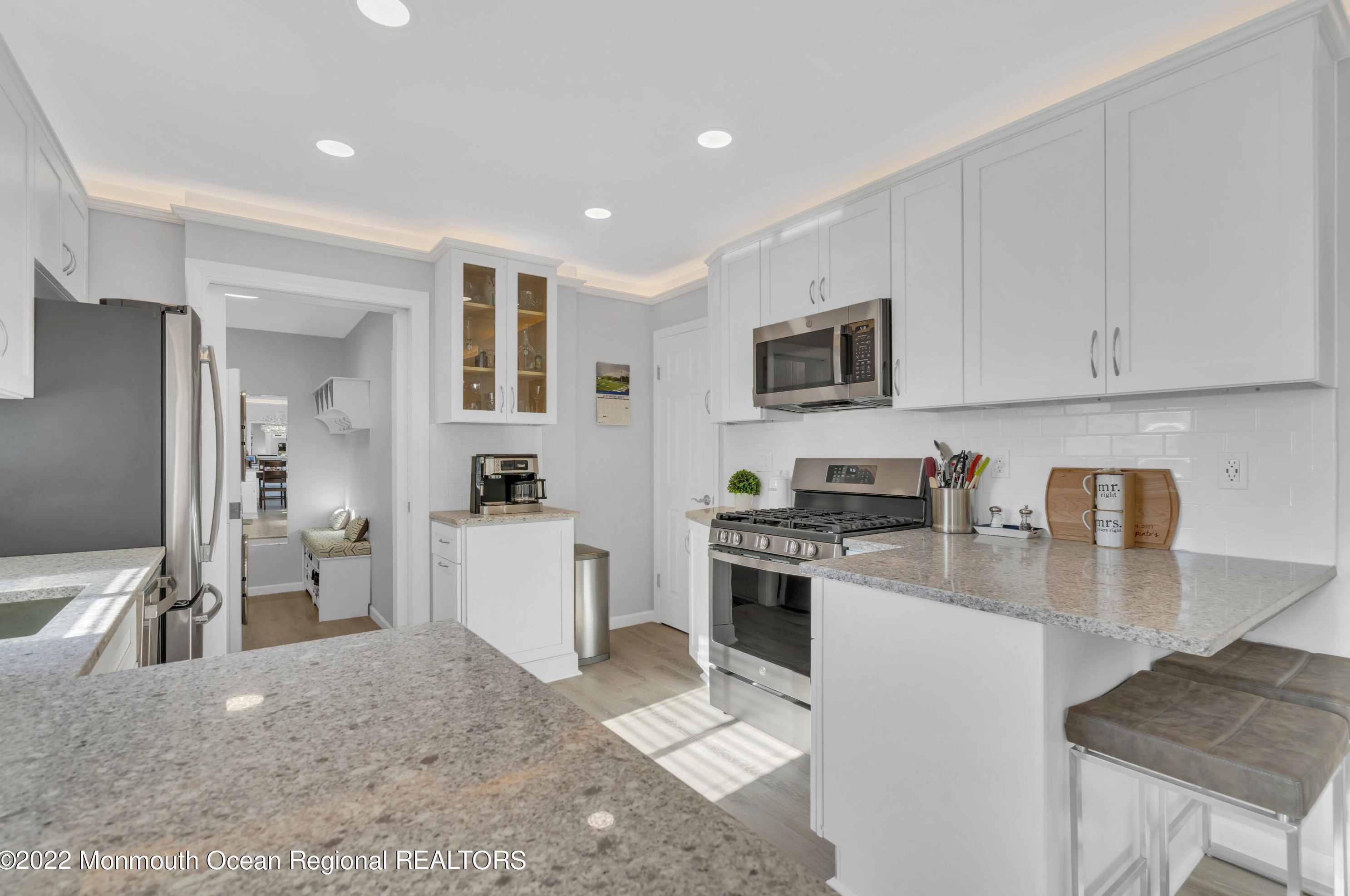 187 Heywood Ct, Matawan NJ 07747-3570 exterior