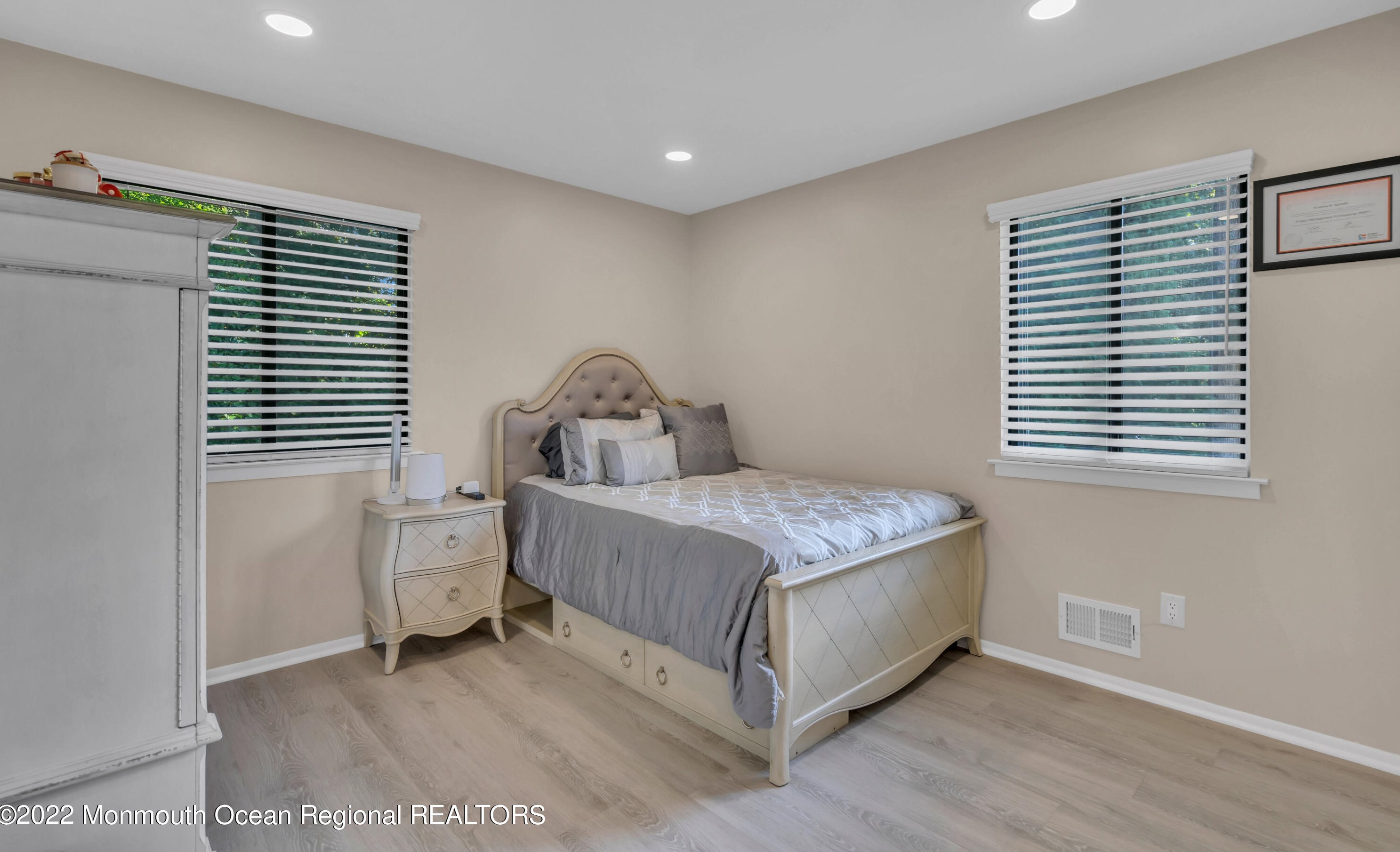 187 Heywood Ct, Matawan NJ 07747-3570 exterior