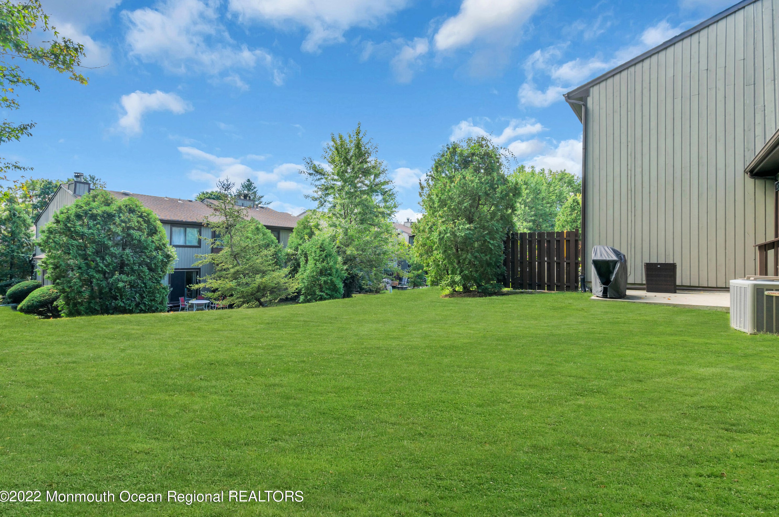 187 Heywood Ct, Matawan NJ 07747-3570 exterior