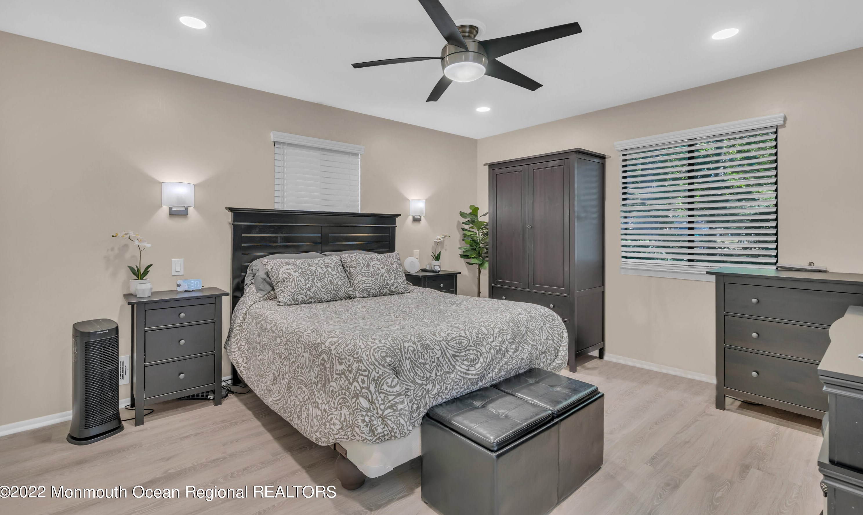 187 Heywood Ct, Matawan NJ 07747-3570 exterior