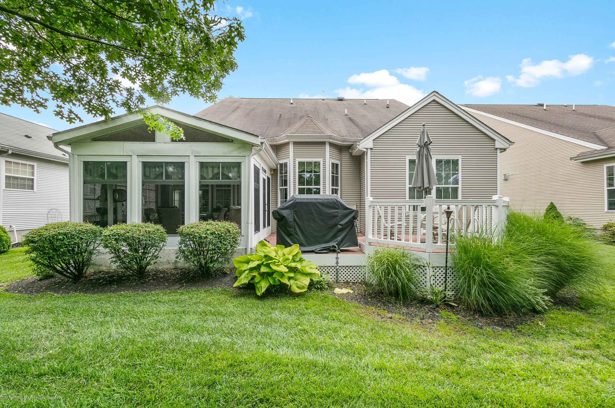 419 Golf Vw Dr, Tuckerton NJ  08087-4222 exterior