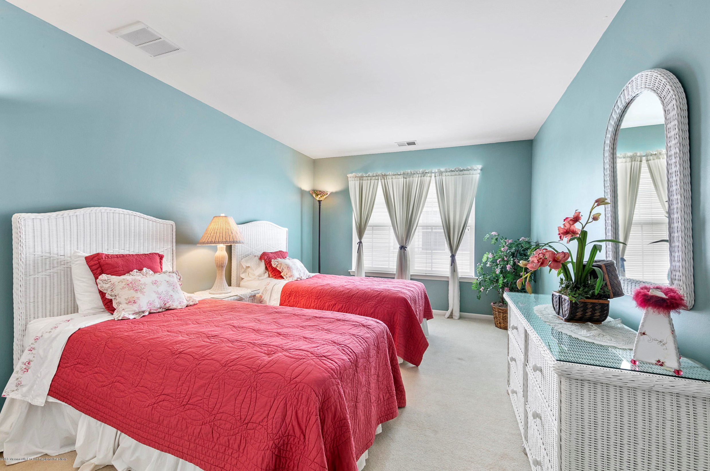 419 Golf Vw Dr, Tuckerton NJ  08087-4222 exterior