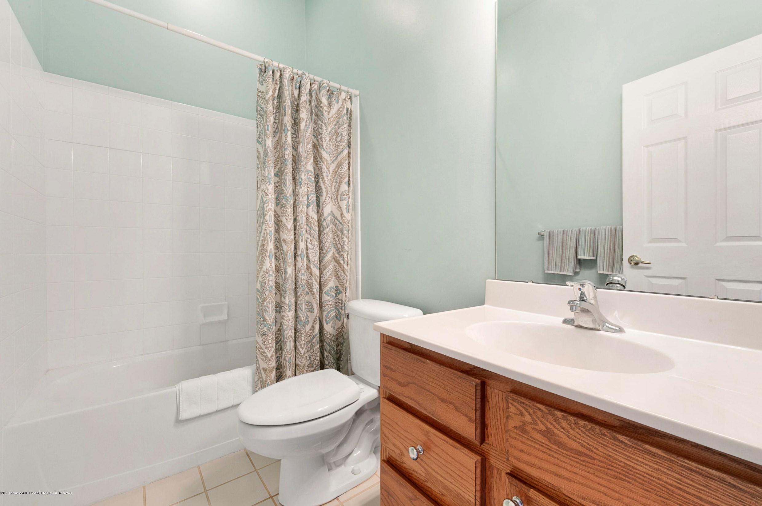 419 Golf Vw Dr, Tuckerton NJ  08087-4222 exterior