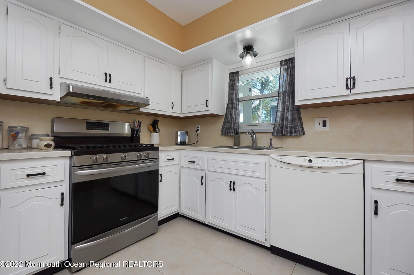 78 Shady Nook Dr, Toms River NJ  08755-5125 exterior