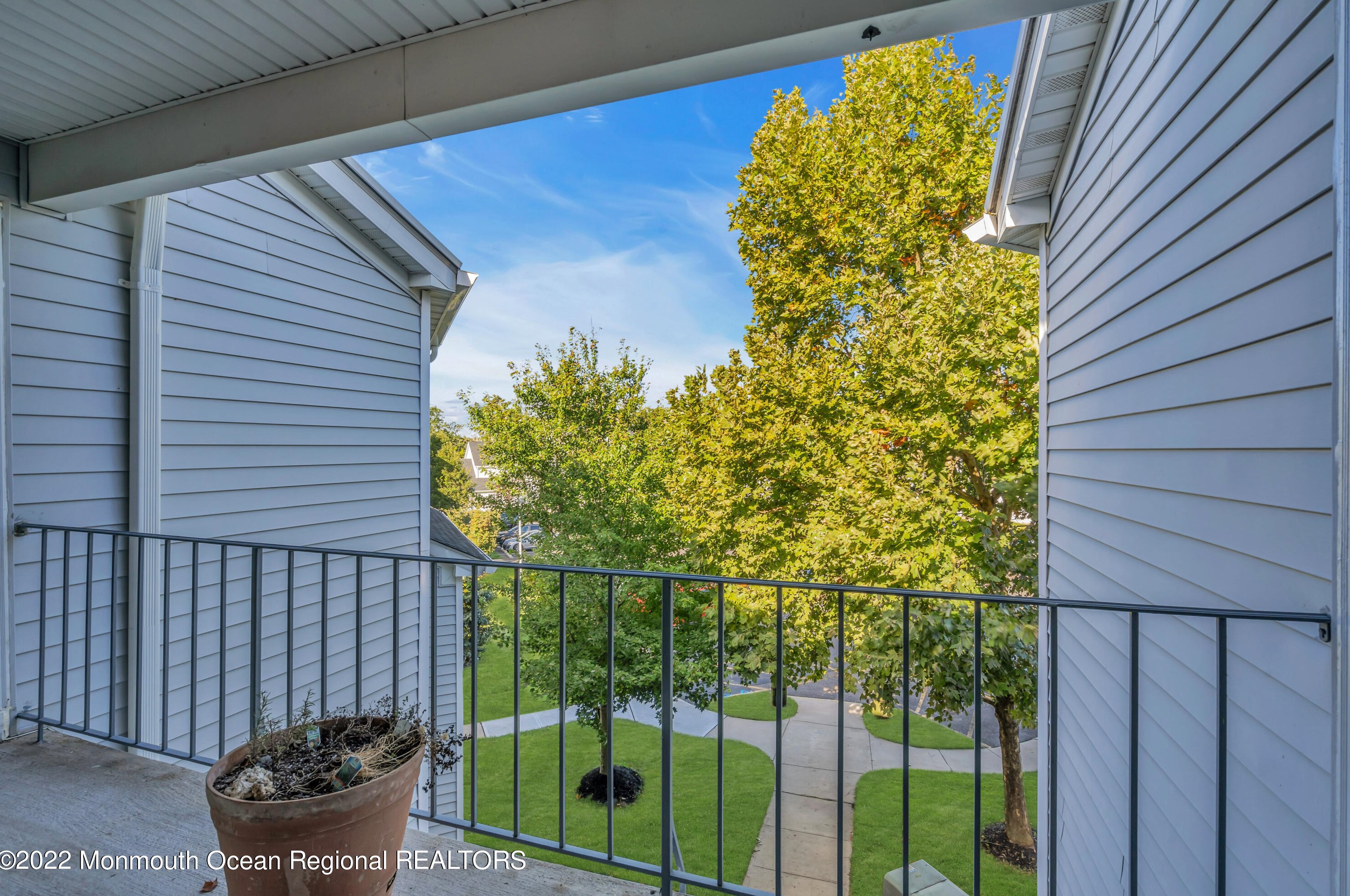 2220 Waters Edge Dr, Toms River NJ  08753-2668 exterior